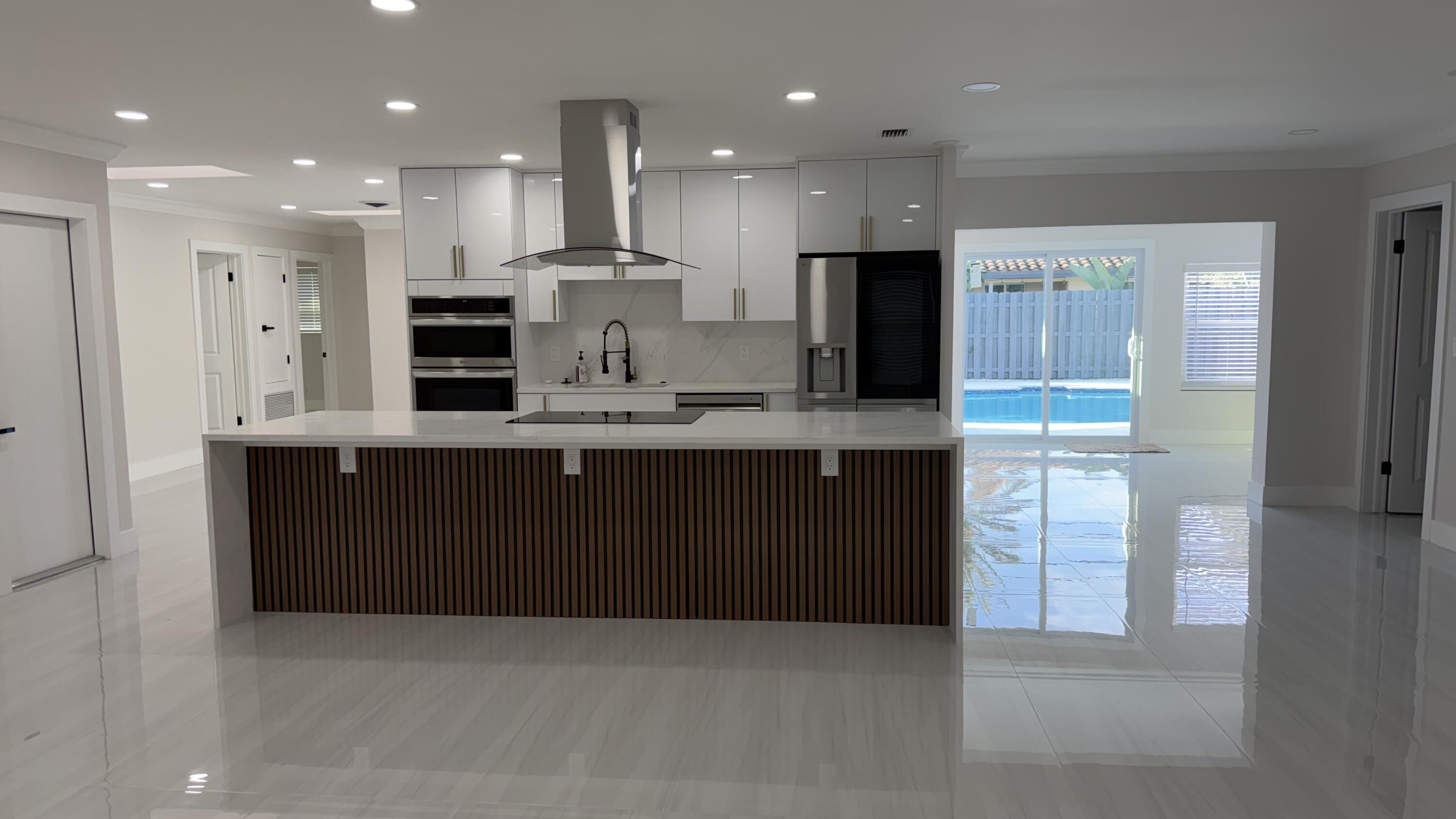 2521 NE 45th Lighthouse Point, FL 33064