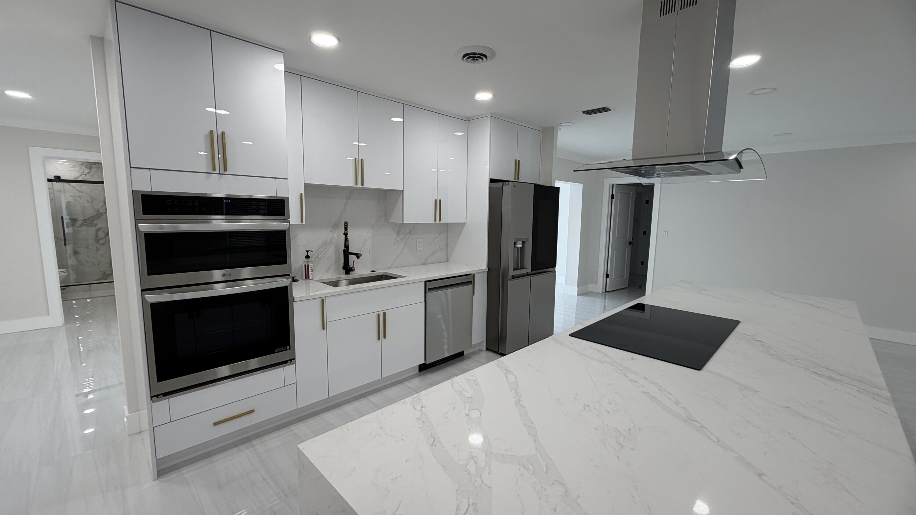 2521 NE 45th Lighthouse Point, FL 33064