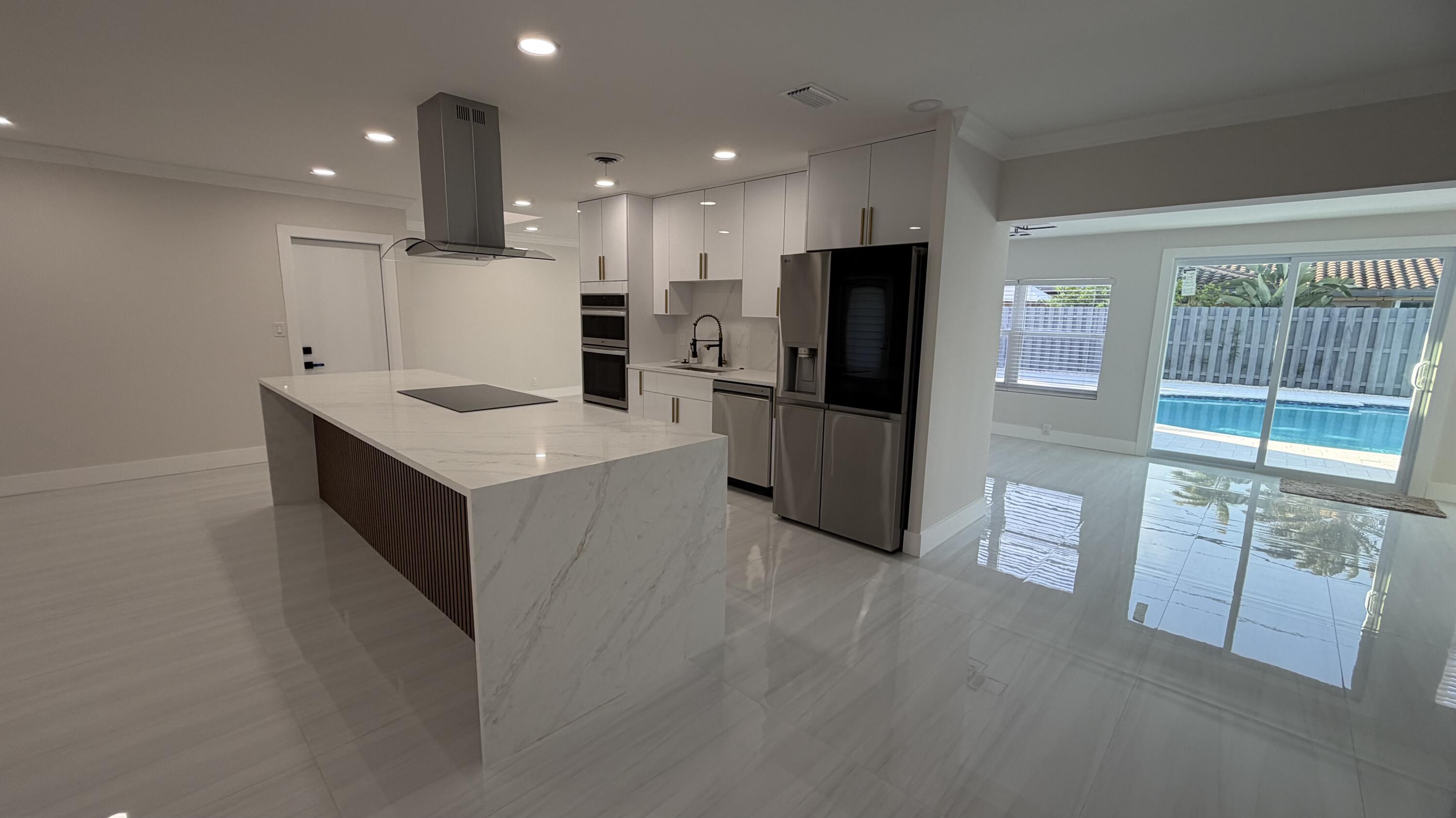 2521 NE 45th Lighthouse Point, FL 33064