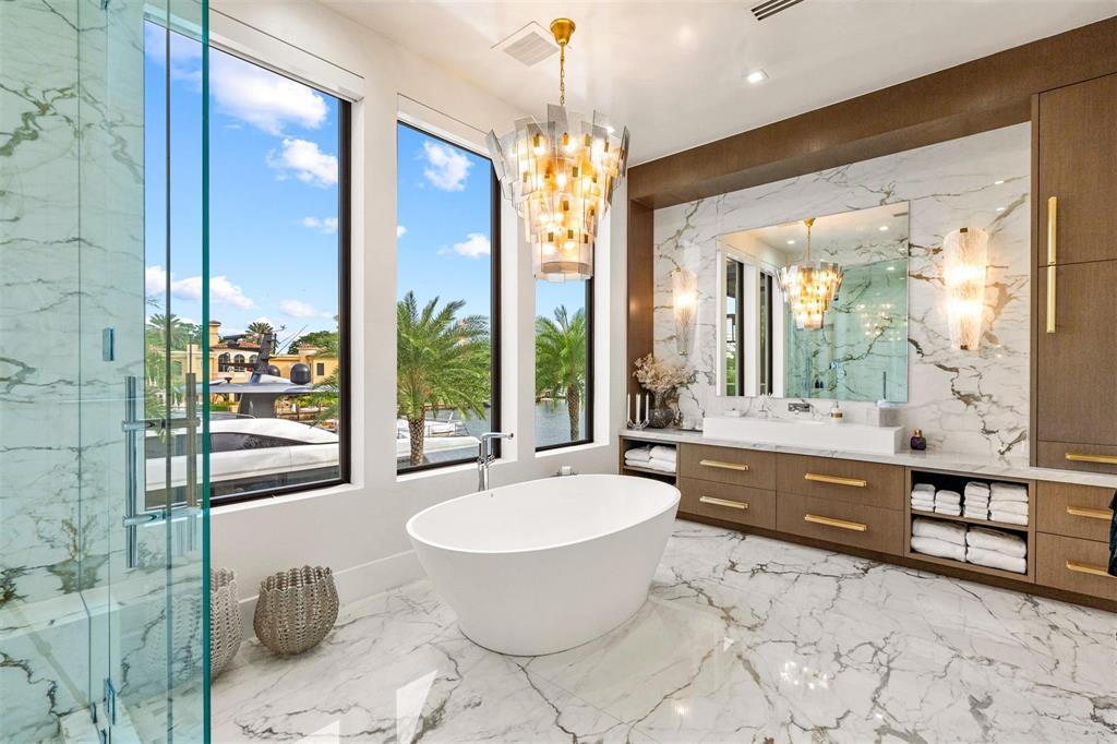 70 Isla Bahia Fort Lauderdale, FL 33316