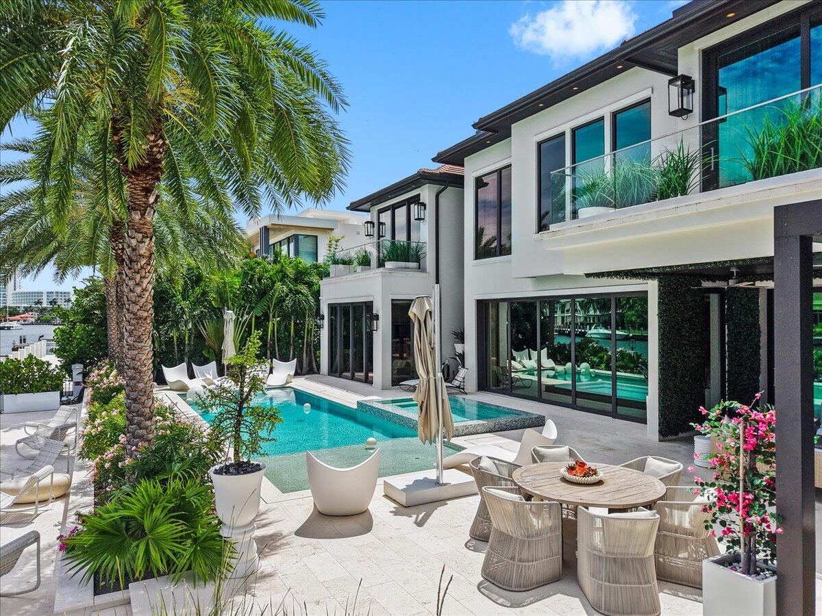70 Isla Bahia Fort Lauderdale, FL 33316