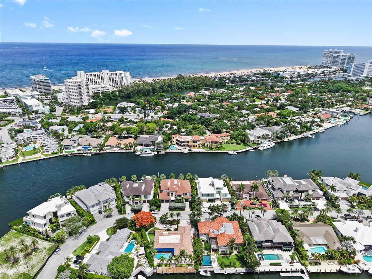 70 Isla Bahia Fort Lauderdale, FL 33316
