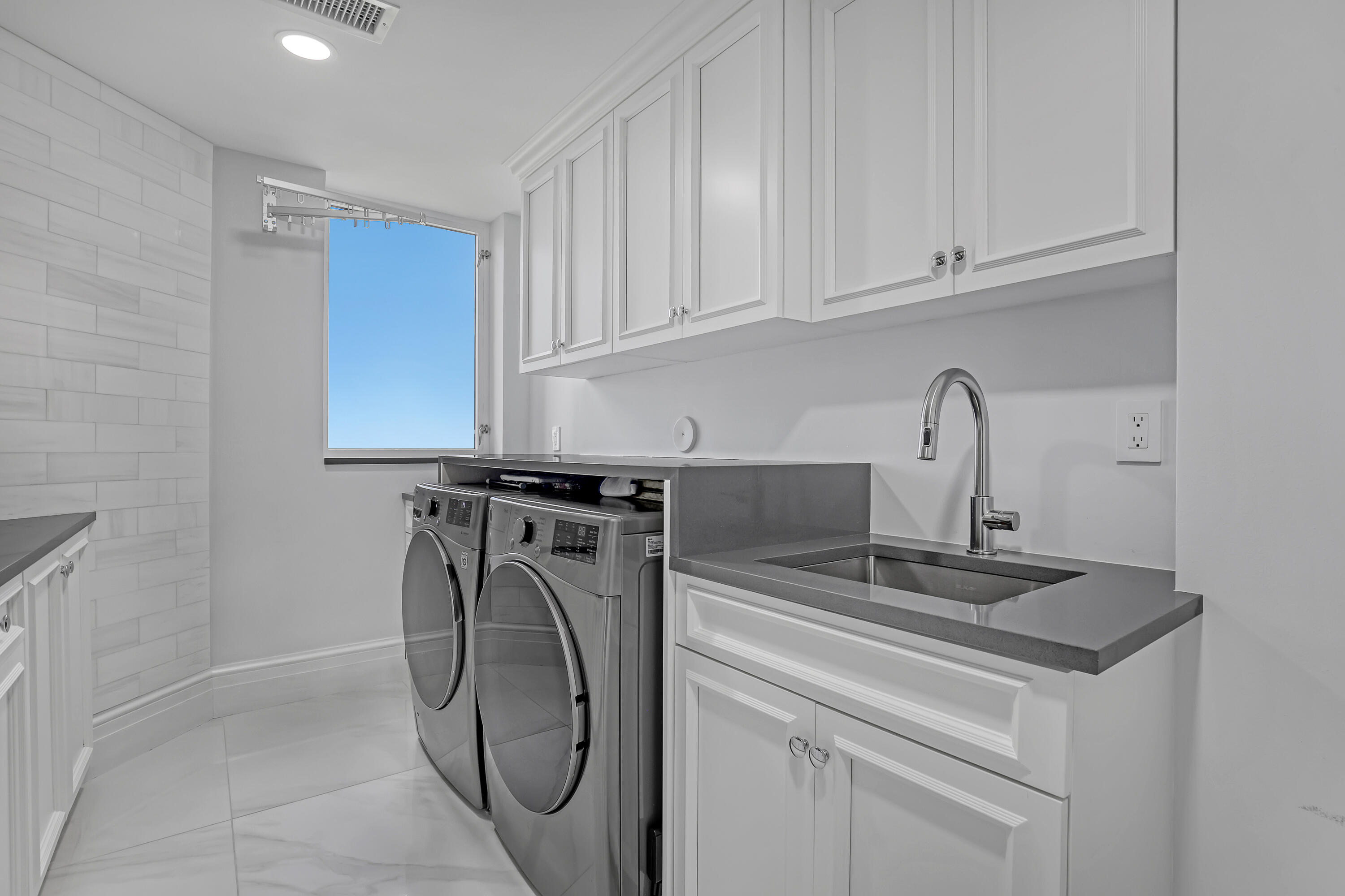 3920 N Ocean #9b Singer Island, FL 33404