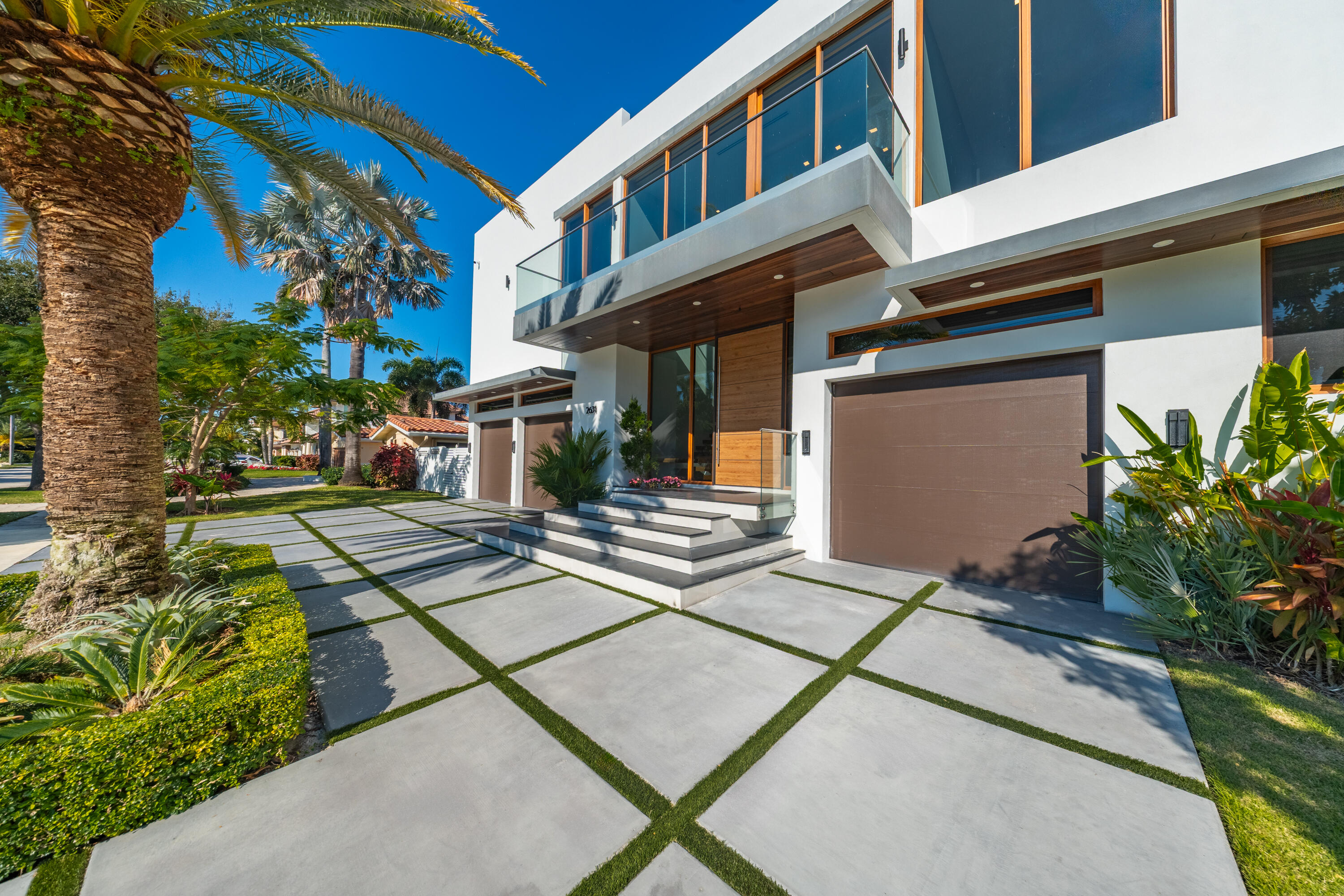 2631 NE 48th Lighthouse Point, FL 33064