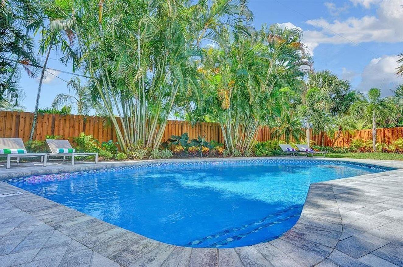 2516 NE 12th #1-2