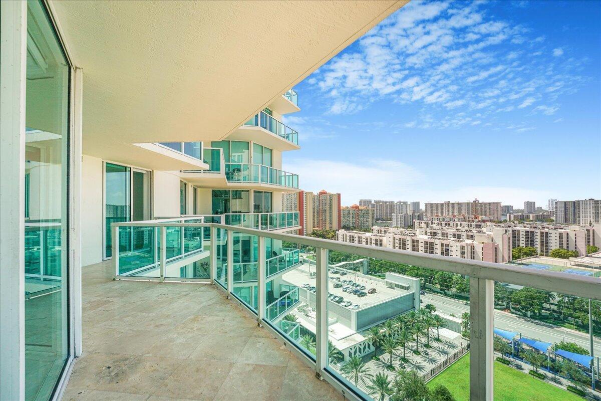 image St Tropez Sunny Isles16