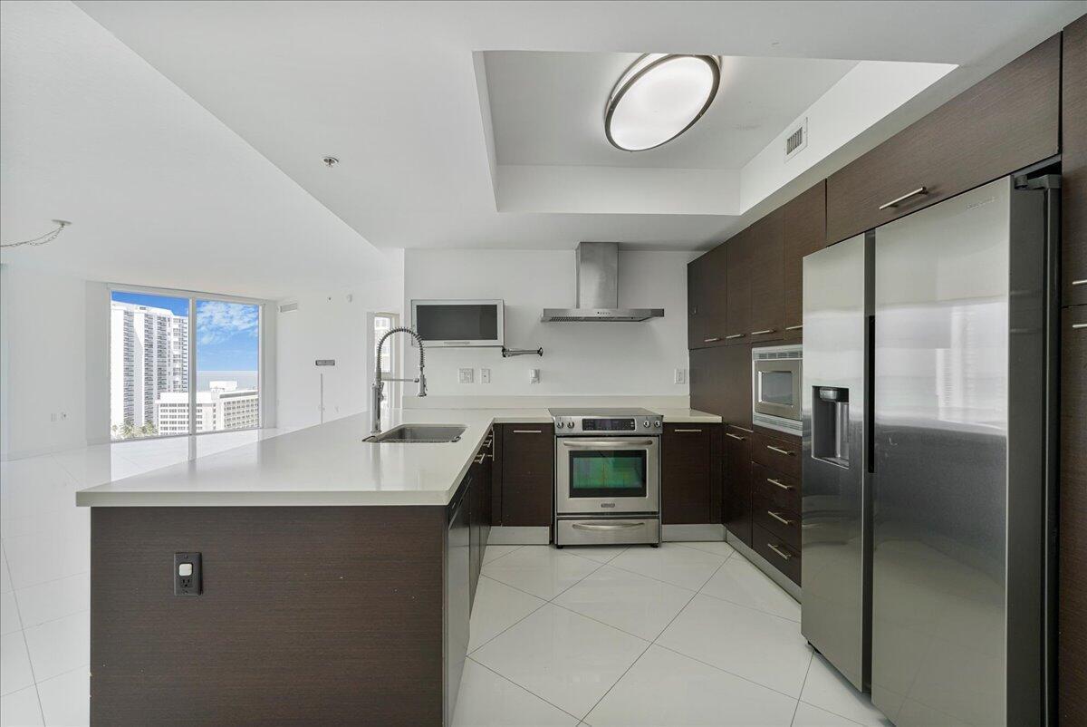 image St Tropez Sunny Isles1