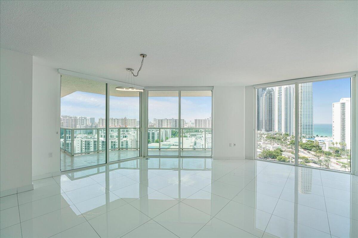 image St Tropez Sunny Isles8