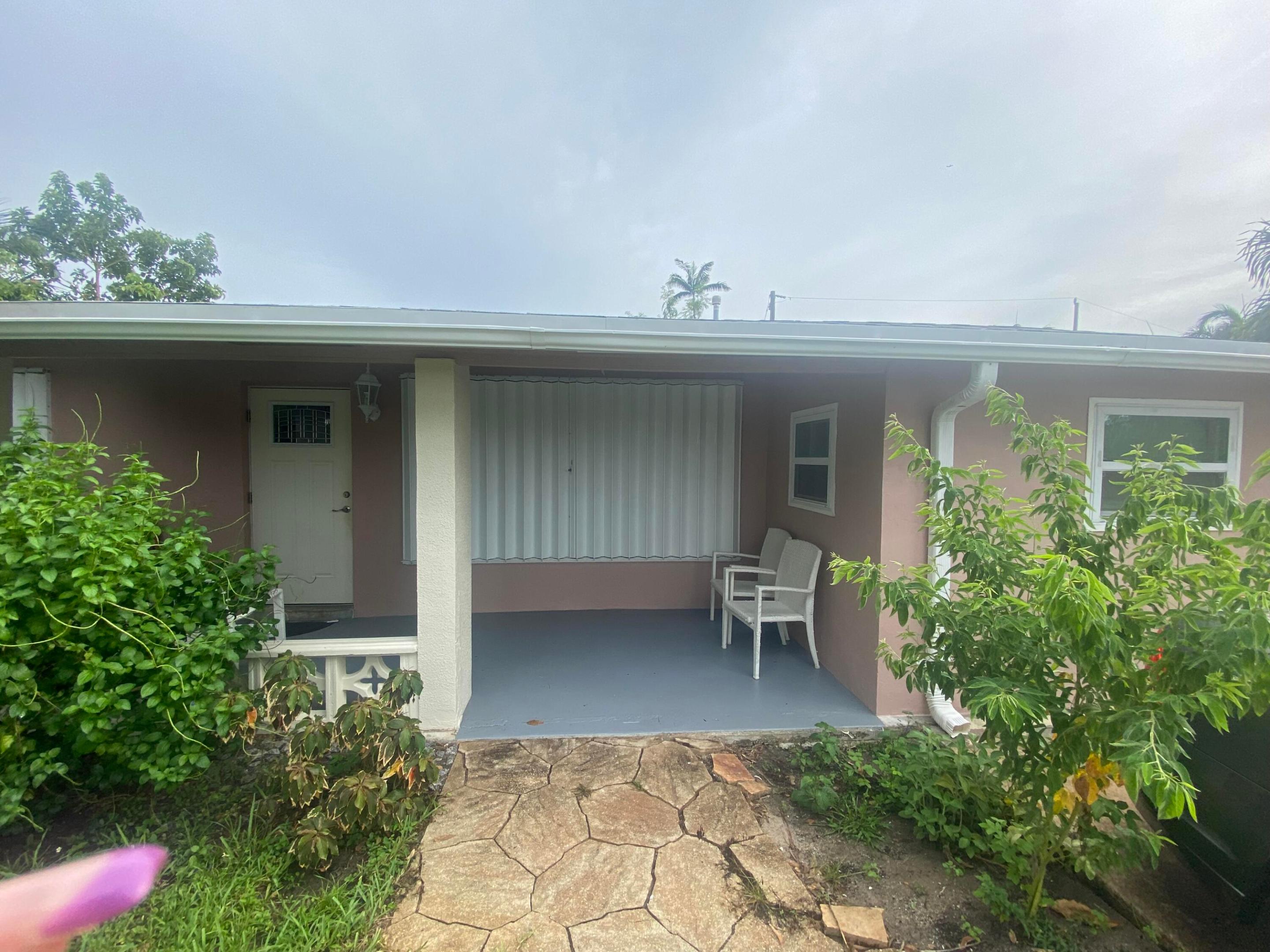 1630 NE 34th