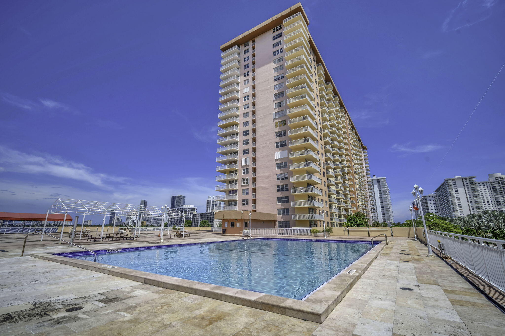 image Winston Towers 20024