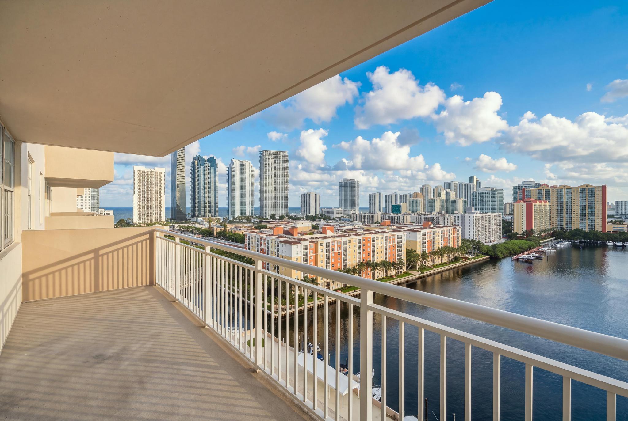 image Winston Towers 1004