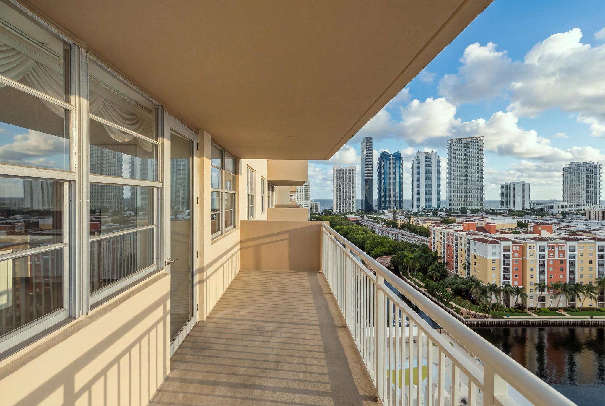 image Winston Towers 1006