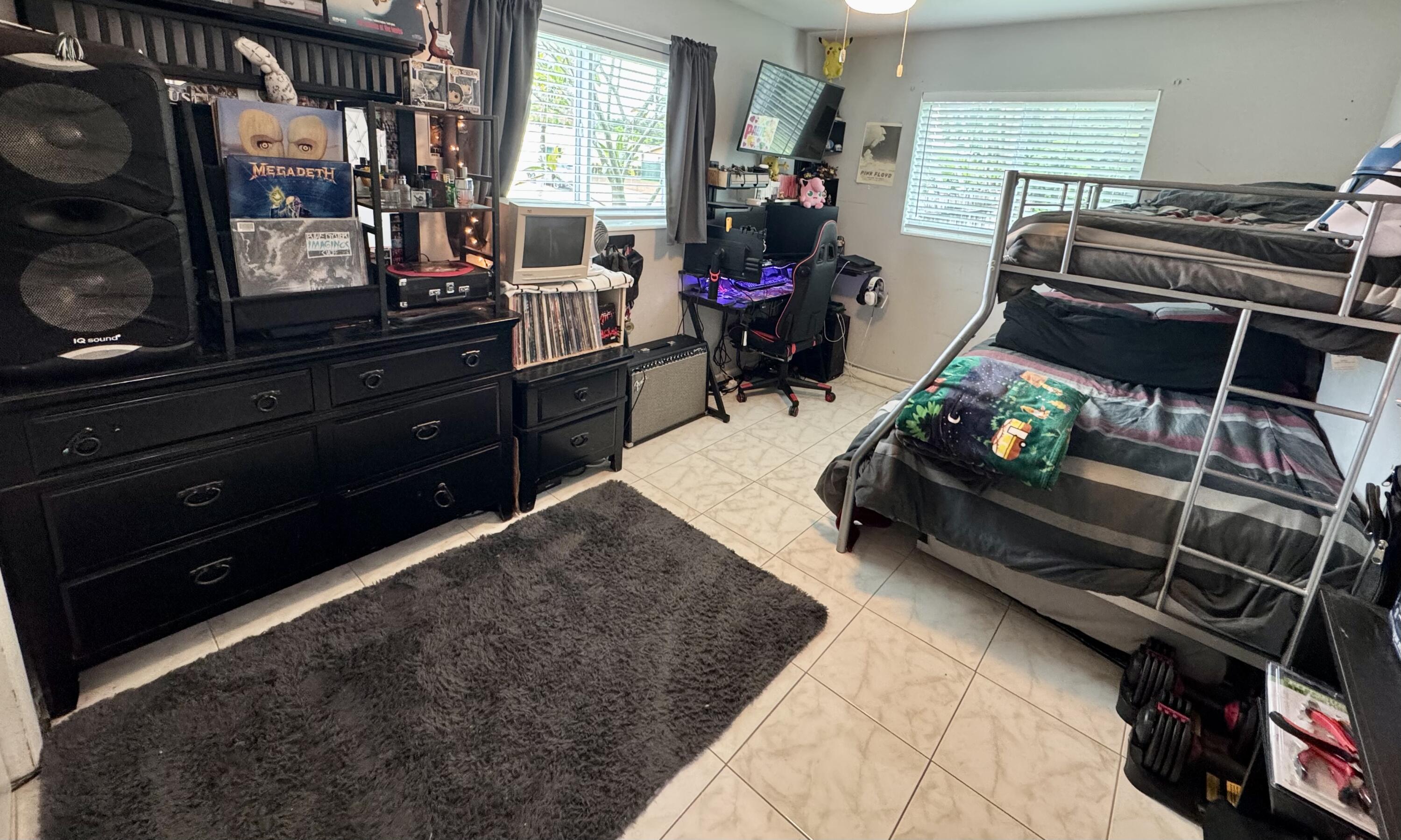 4300 Grant St Hollywood, FL 33021