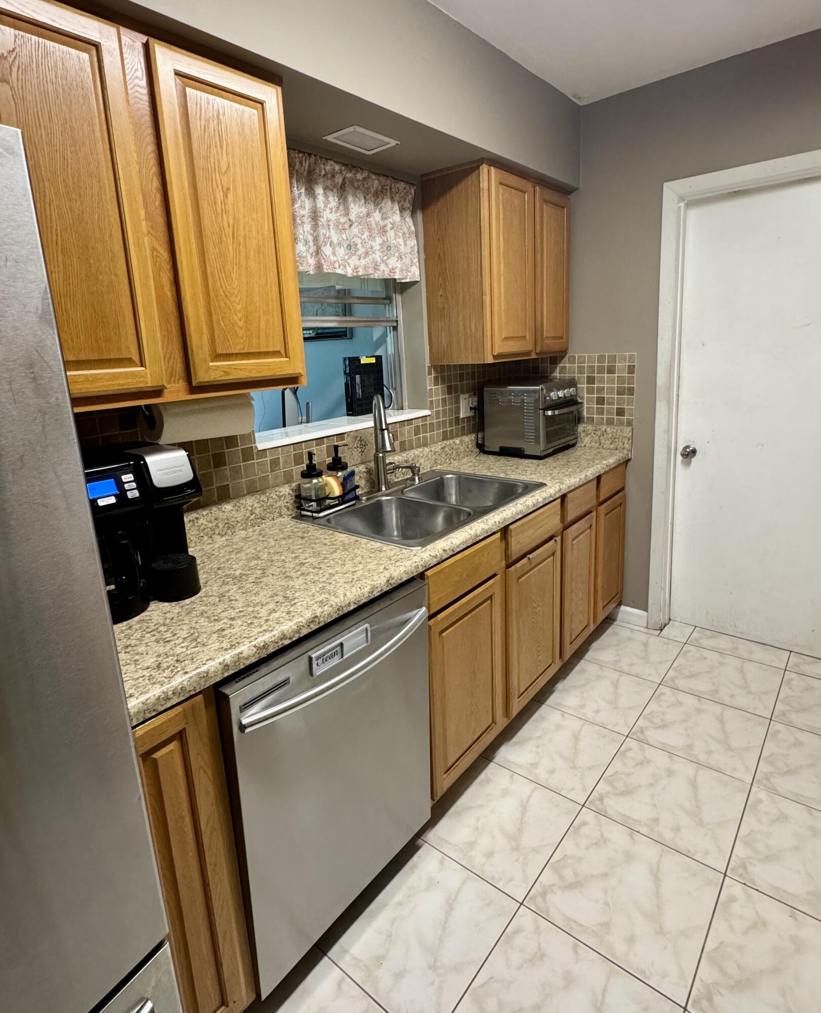 4300 Grant St Hollywood, FL 33021