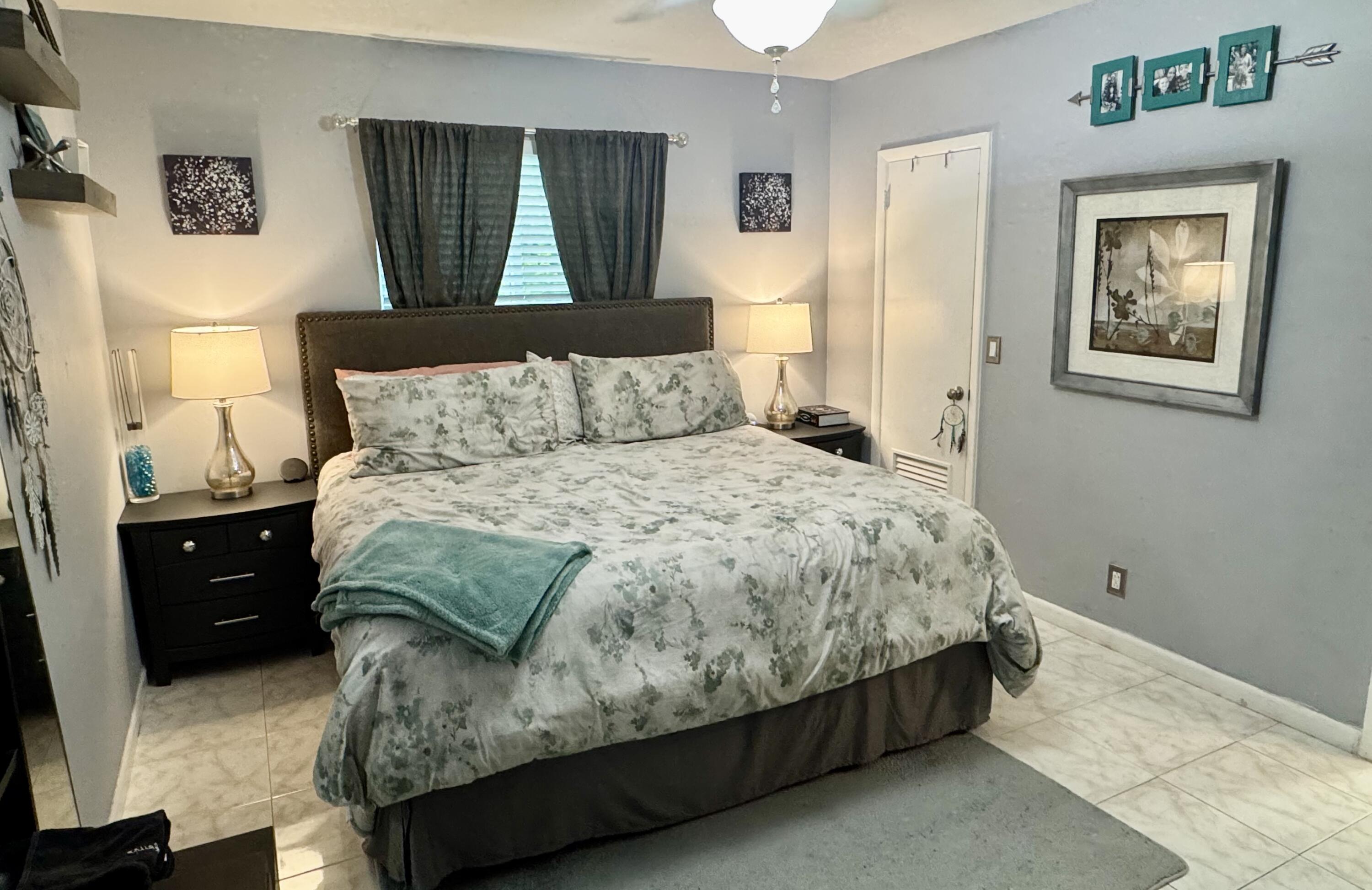 4300 Grant St Hollywood, FL 33021