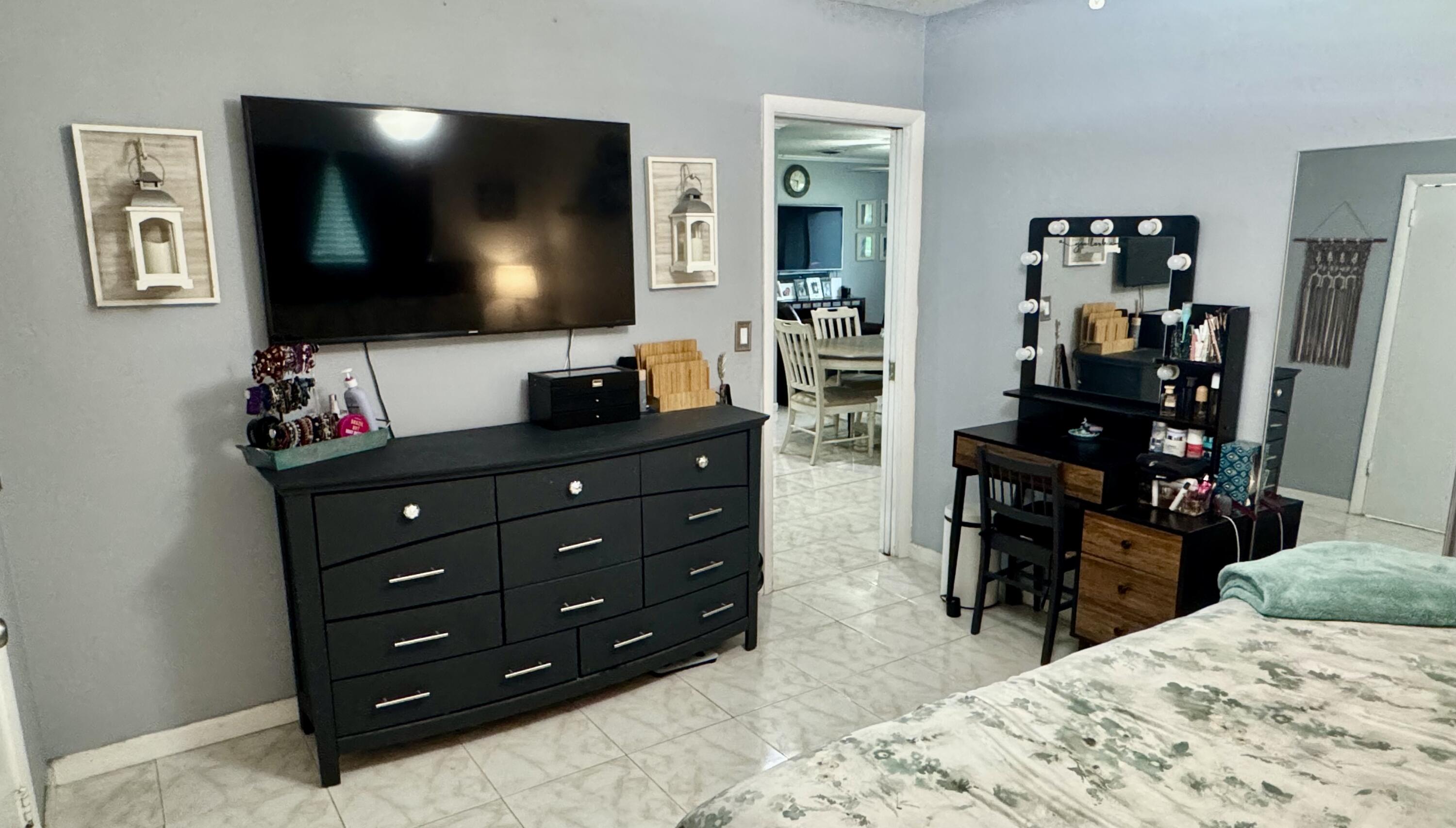 4300 Grant St Hollywood, FL 33021