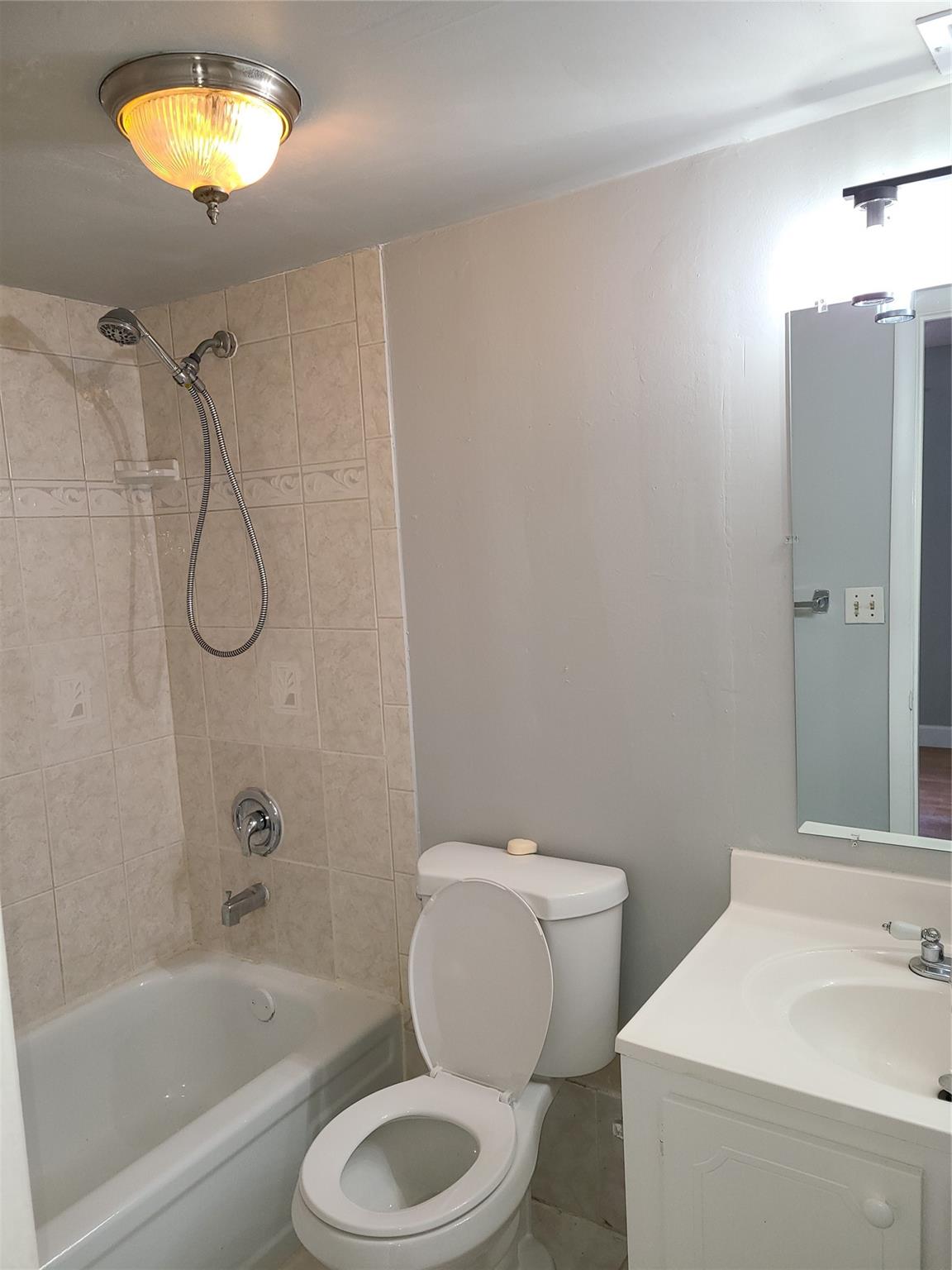 3300 Spanish Moss Ter #202,Lauderhill, FL 33319