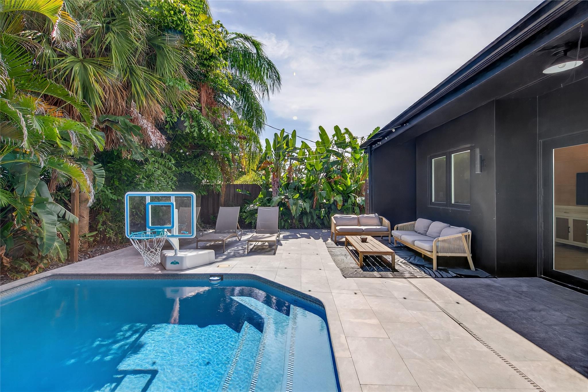 2112 Manatee Dr Fort Lauderdale, FL 33316