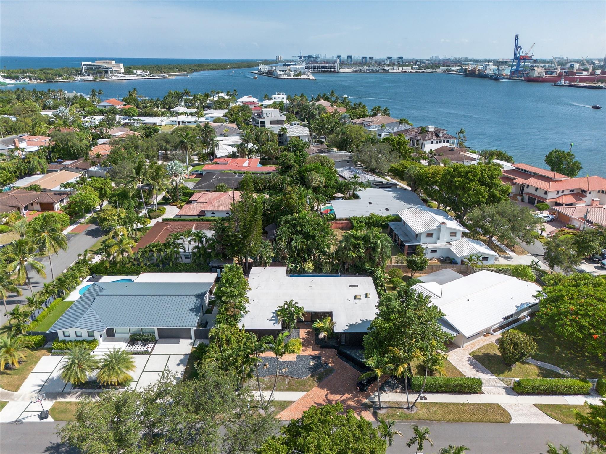 2112 Manatee Dr Fort Lauderdale, FL 33316