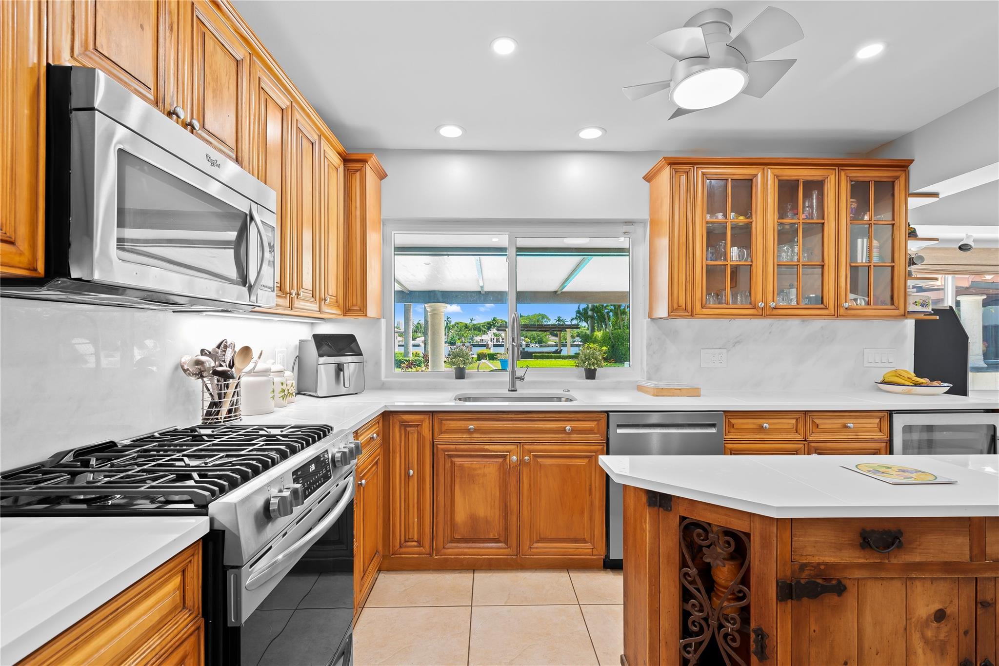 1100 N Northlake Dr Hollywood, FL 33019