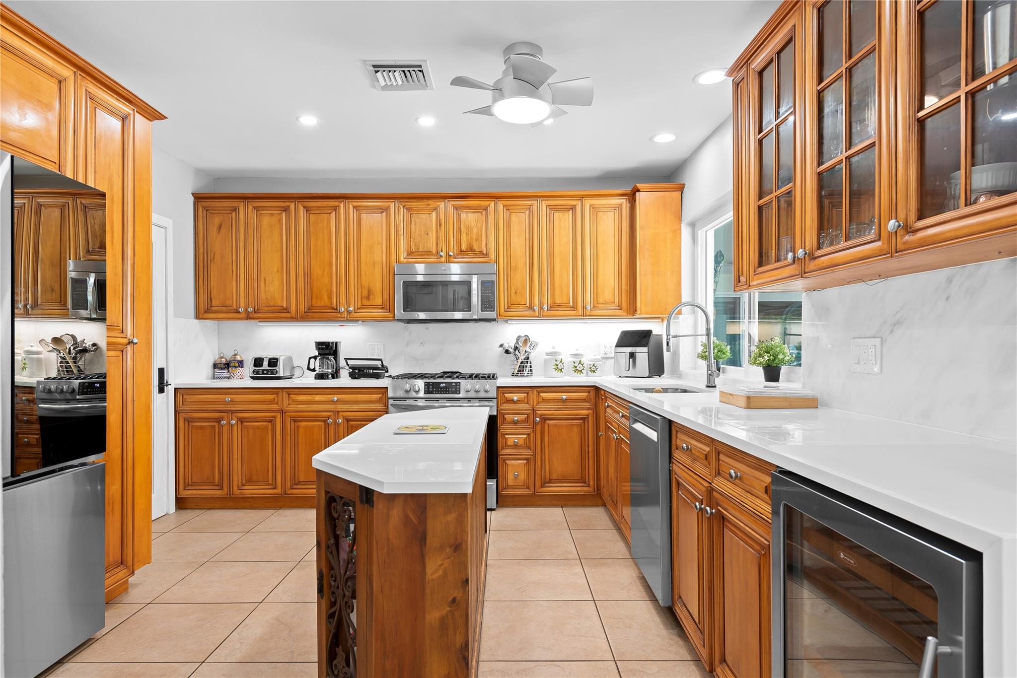 1100 N Northlake Dr Hollywood, FL 33019