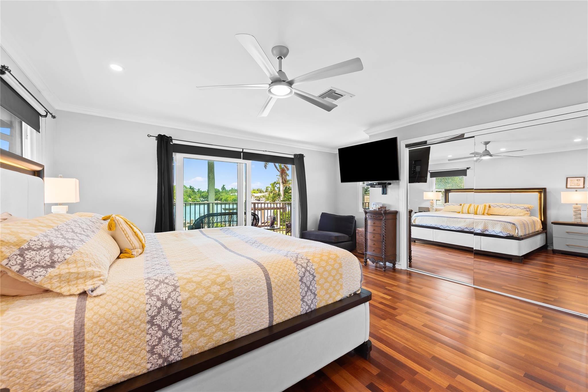 1100 N Northlake Dr Hollywood, FL 33019