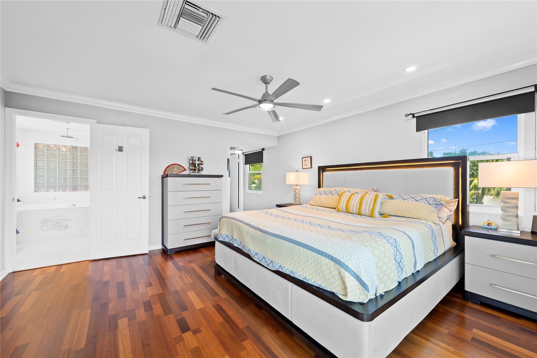 1100 N Northlake Dr Hollywood, FL 33019