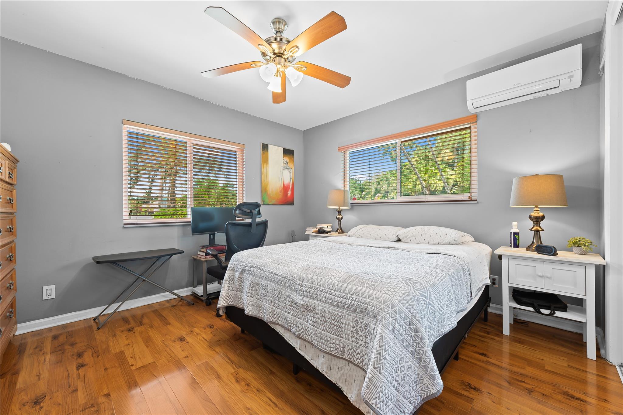 1100 N Northlake Dr Hollywood, FL 33019