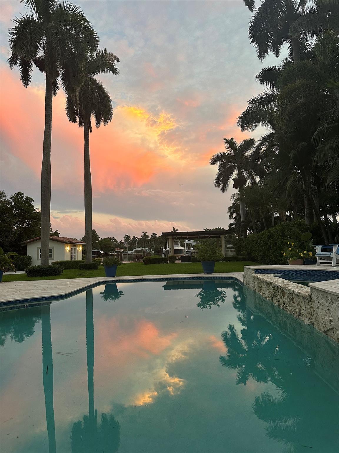 1100 N Northlake Dr Hollywood, FL 33019