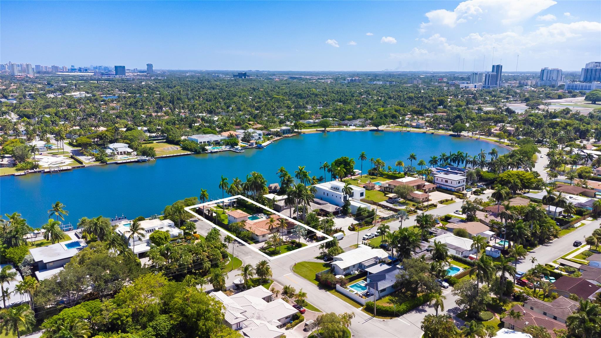 1100 N Northlake Dr Hollywood, FL 33019