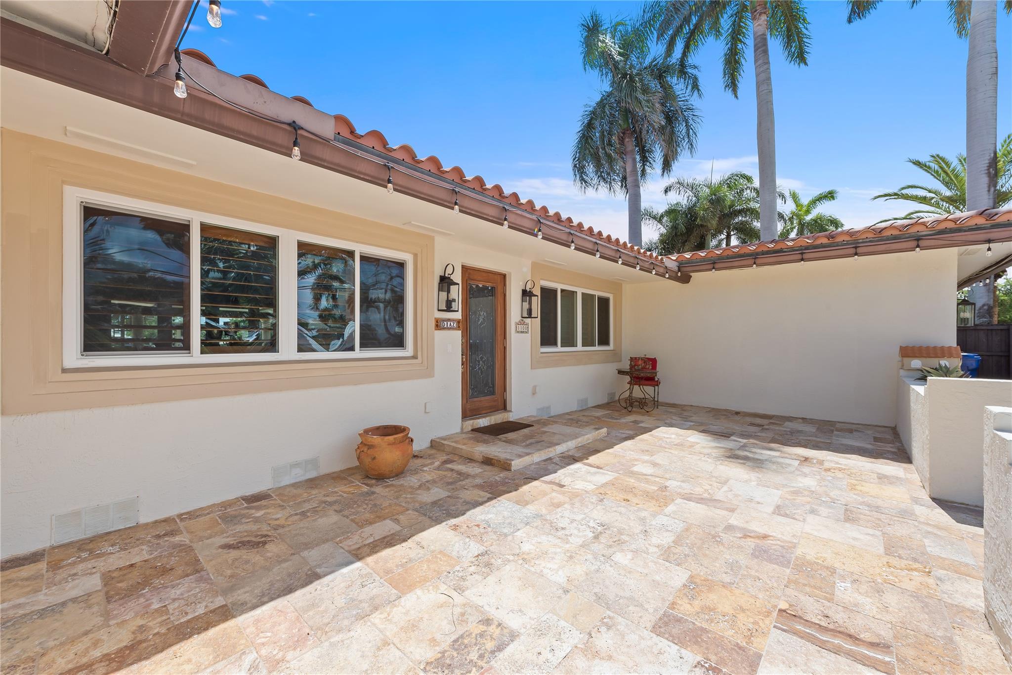 1100 N Northlake Dr Hollywood, FL 33019