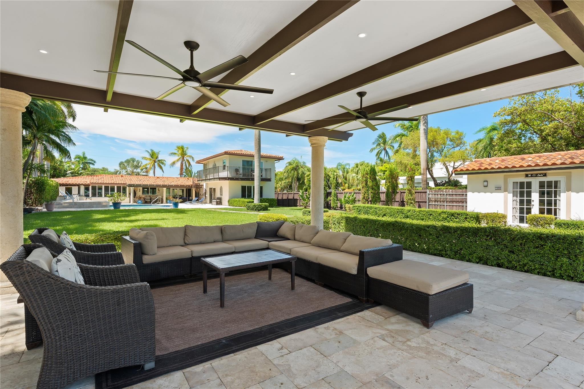 1100 N Northlake Dr Hollywood, FL 33019