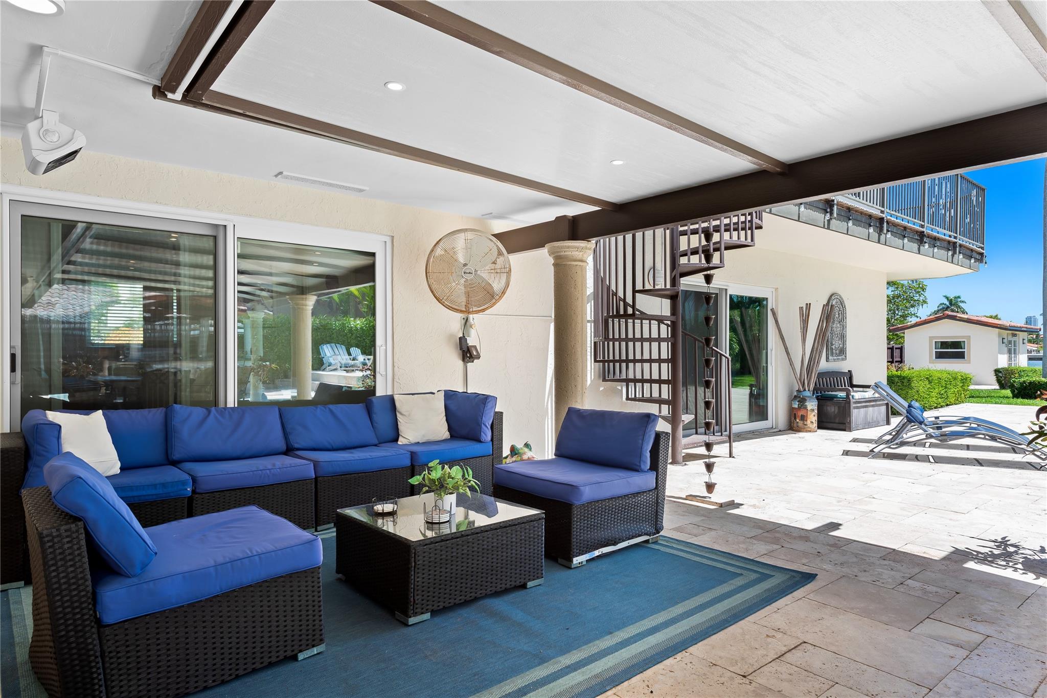 1100 N Northlake Dr Hollywood, FL 33019