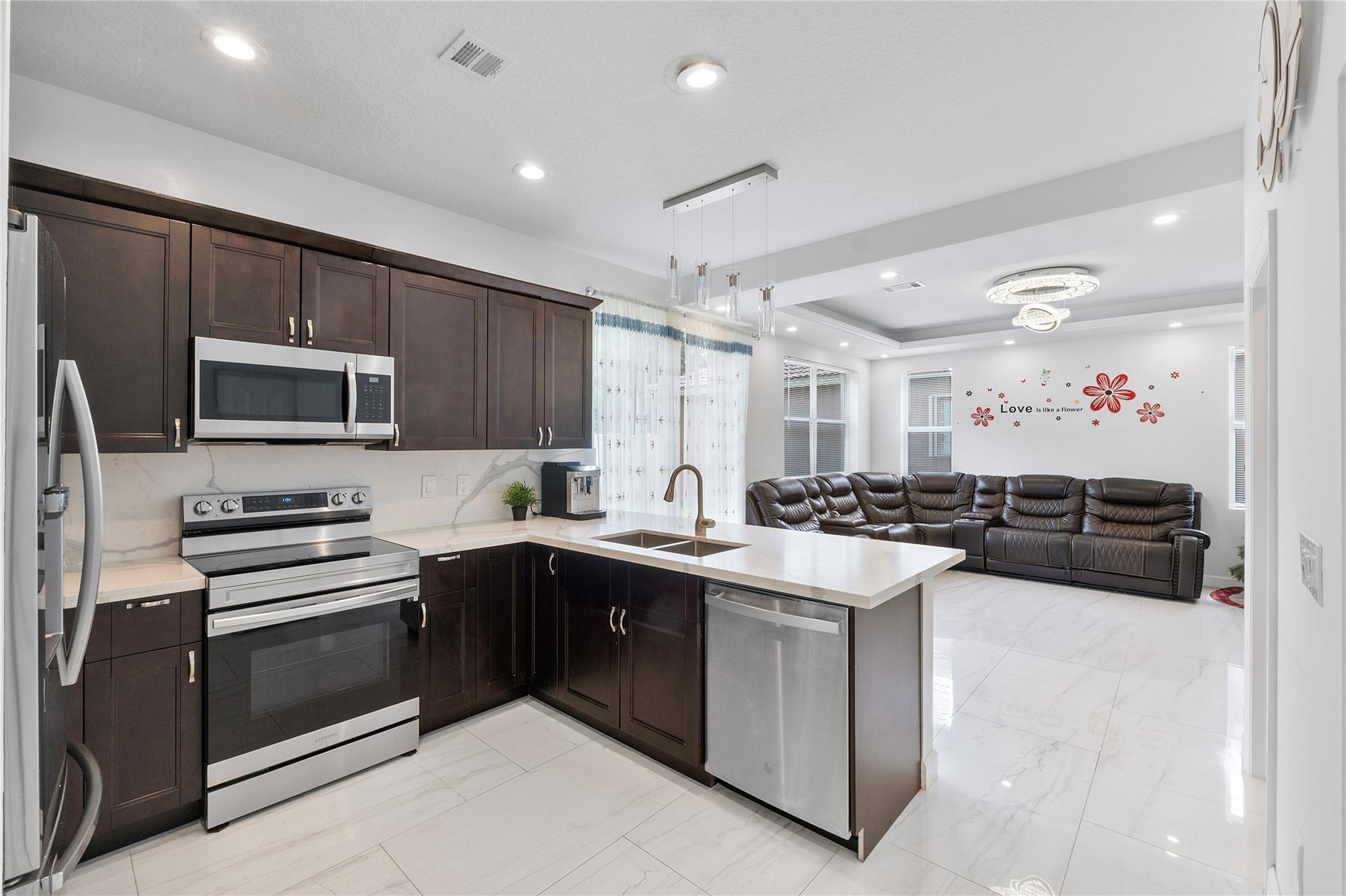10739 Oak Bnd Way