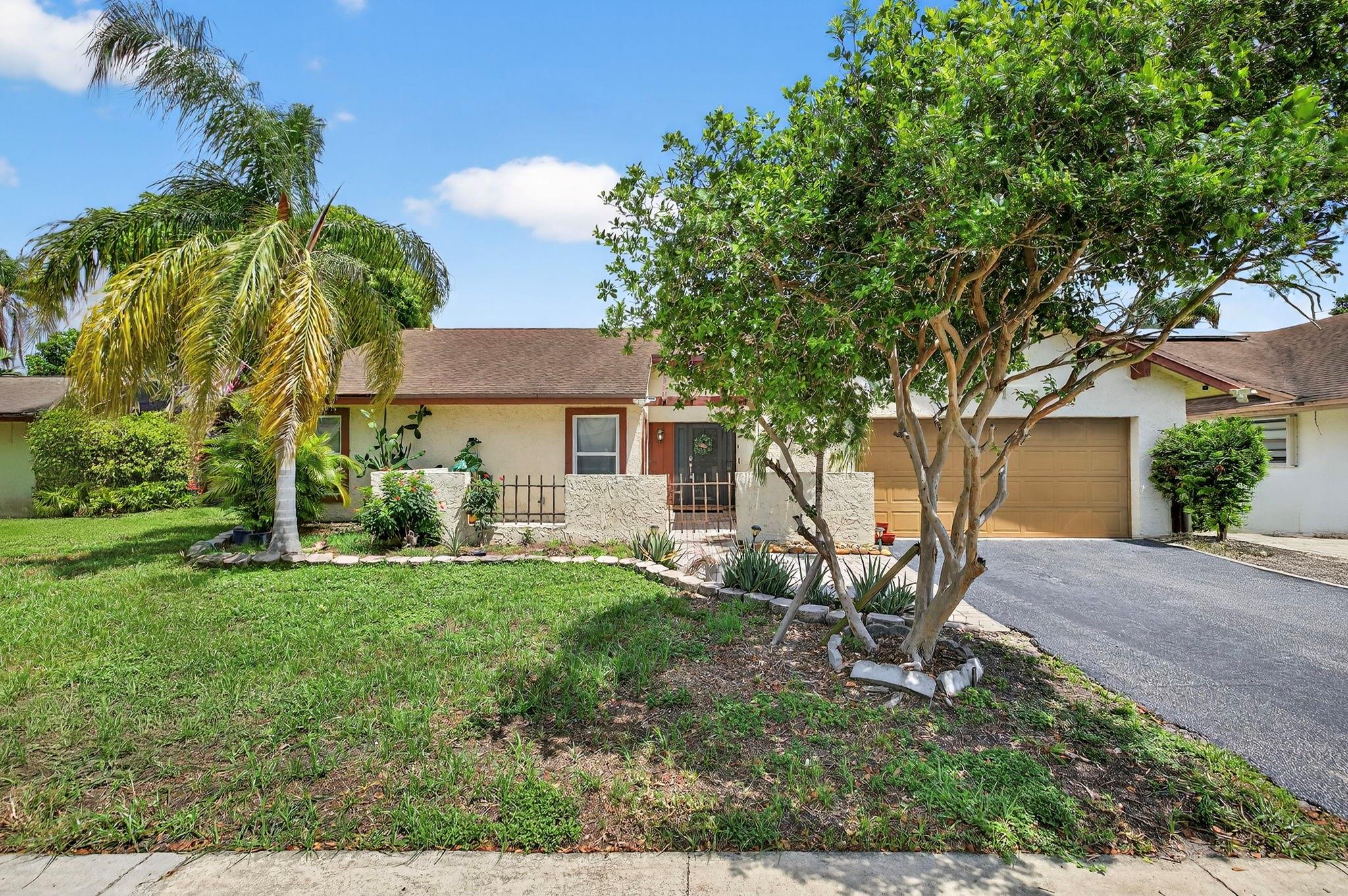 8611 NW 47th St