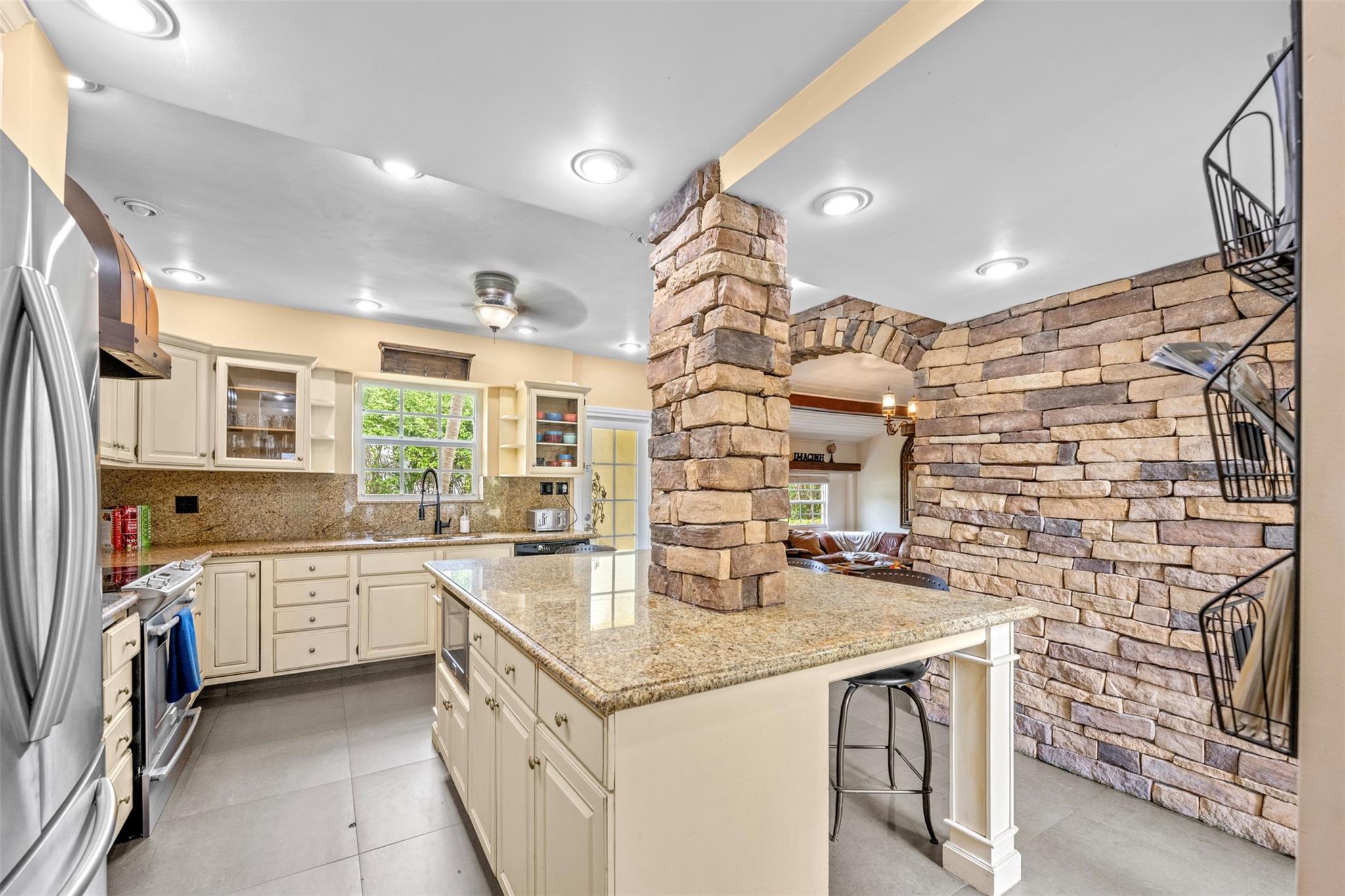 2300 Castilla Isle Fort Lauderdale, FL 33301 2300 Castilla Isle Fort Lauderdale, FL 33301
