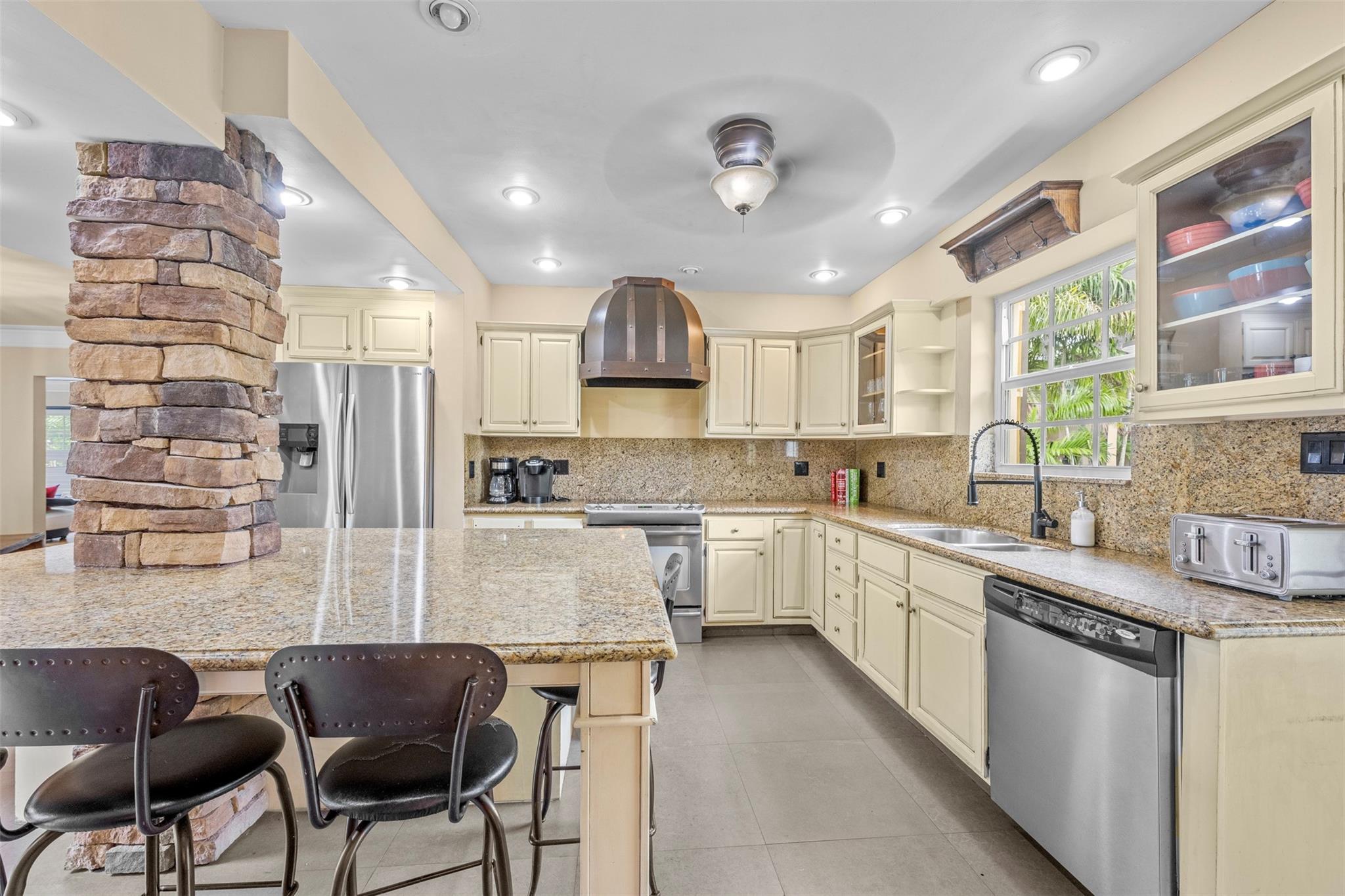 2300 Castilla Isle Fort Lauderdale, FL 33301 2300 Castilla Isle Fort Lauderdale, FL 33301