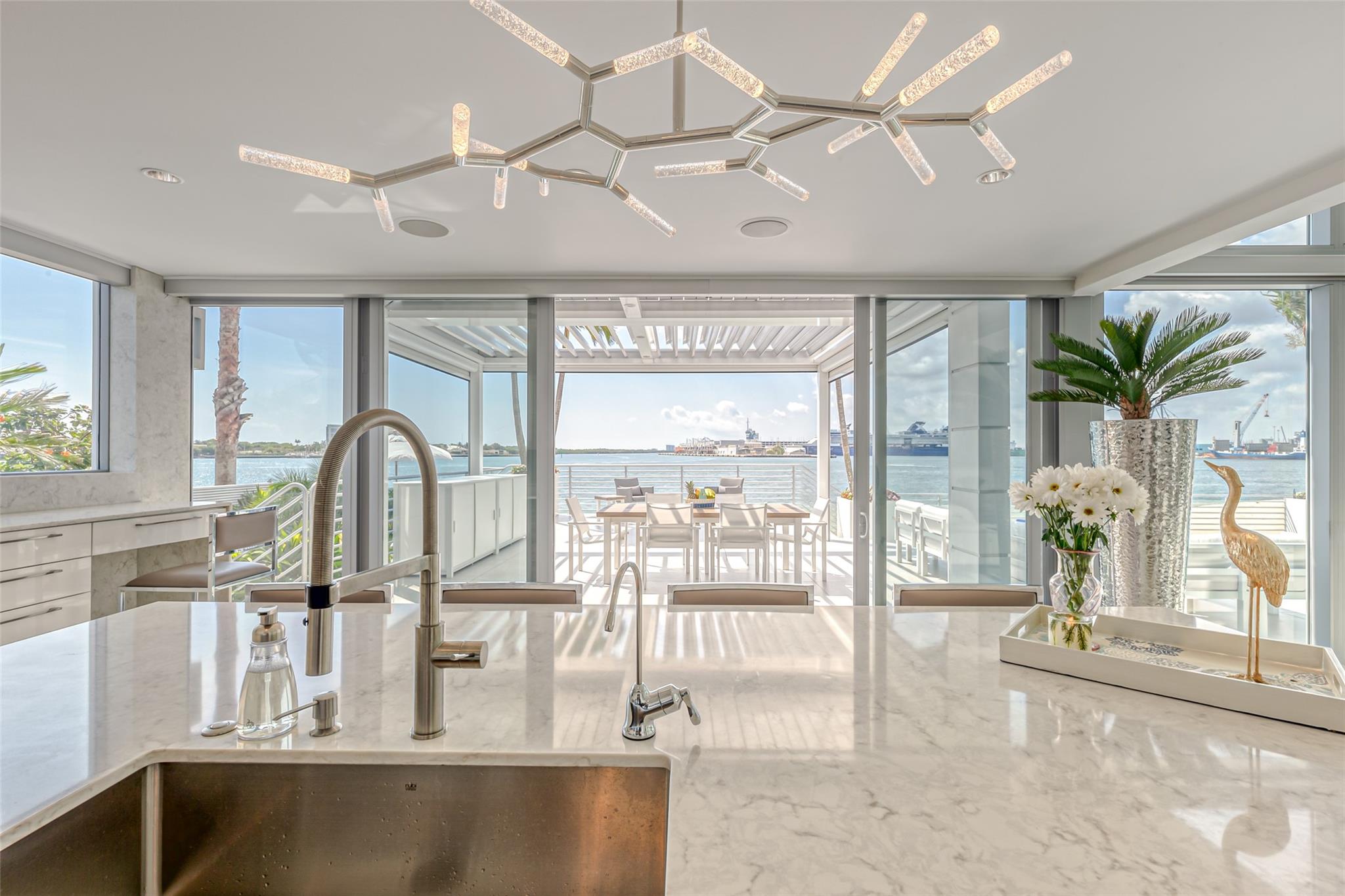 2200 Inlet Dr Fort Lauderdale, FL 33316