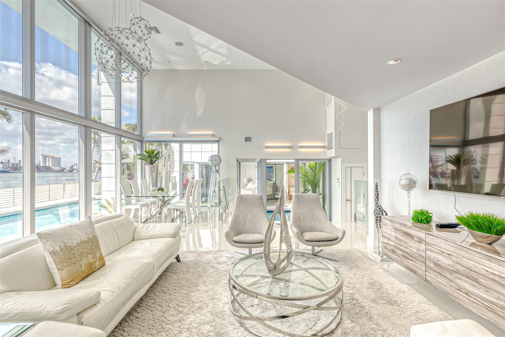 2200 Inlet Dr Fort Lauderdale, FL 33316