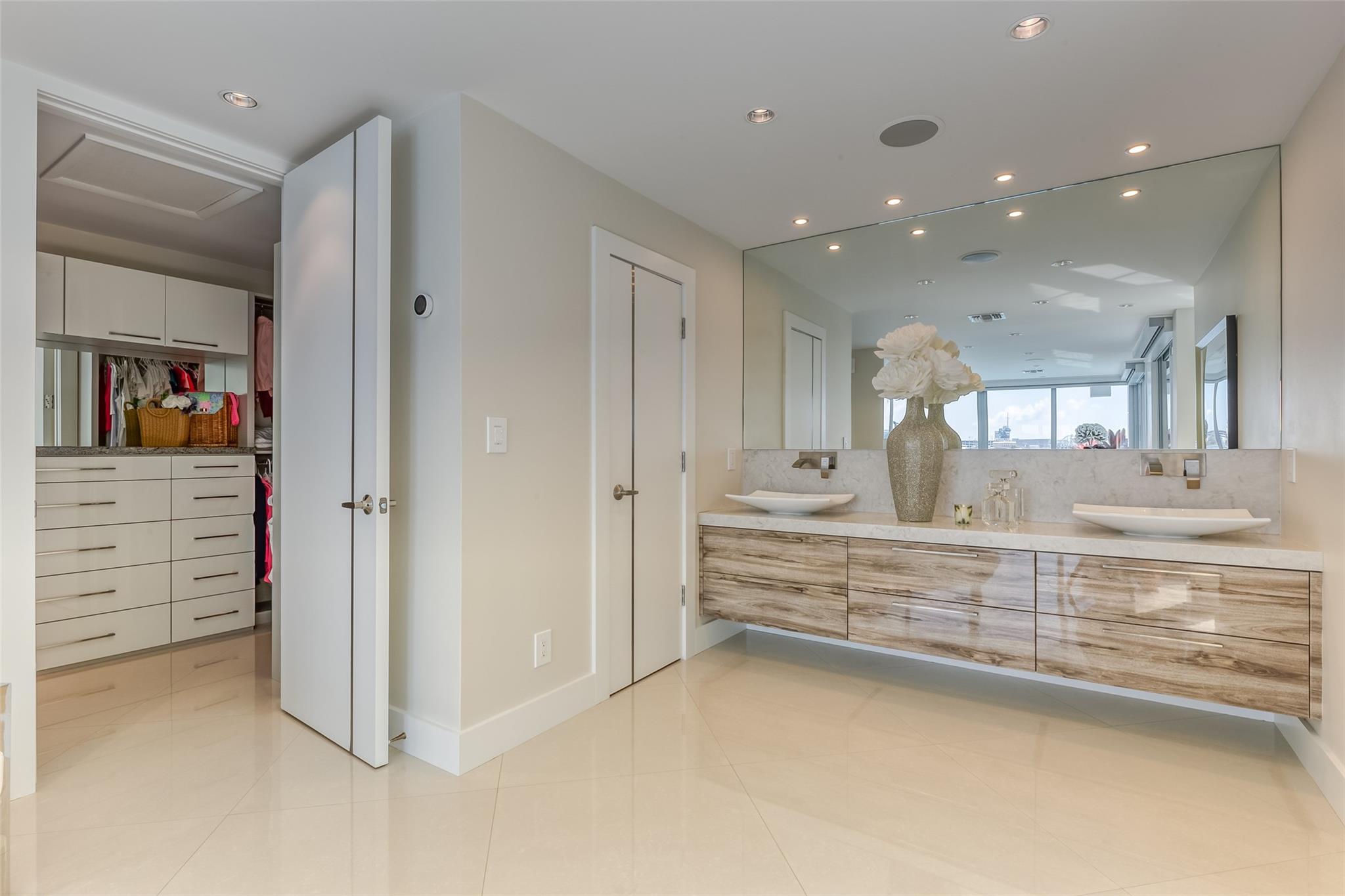 2200 Inlet Dr Fort Lauderdale, FL 33316