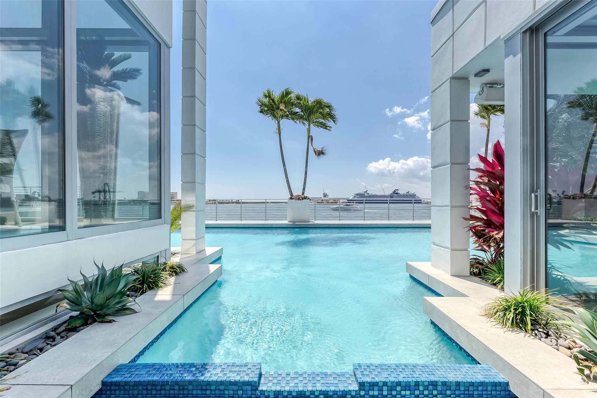 2200 Inlet Dr Fort Lauderdale, FL 33316