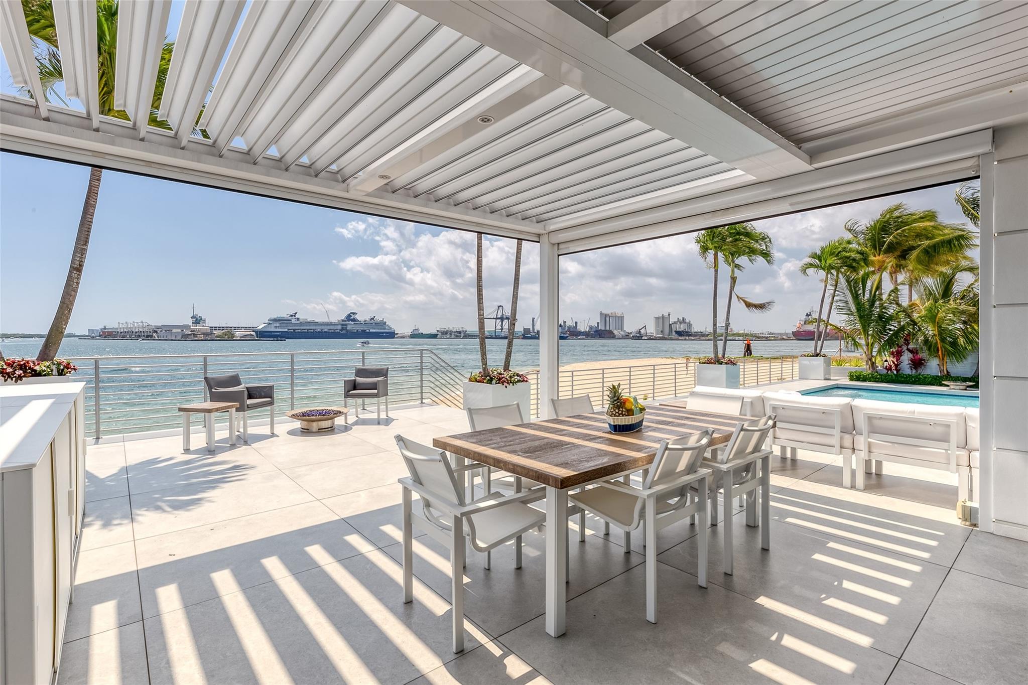 2200 Inlet Dr Fort Lauderdale, FL 33316