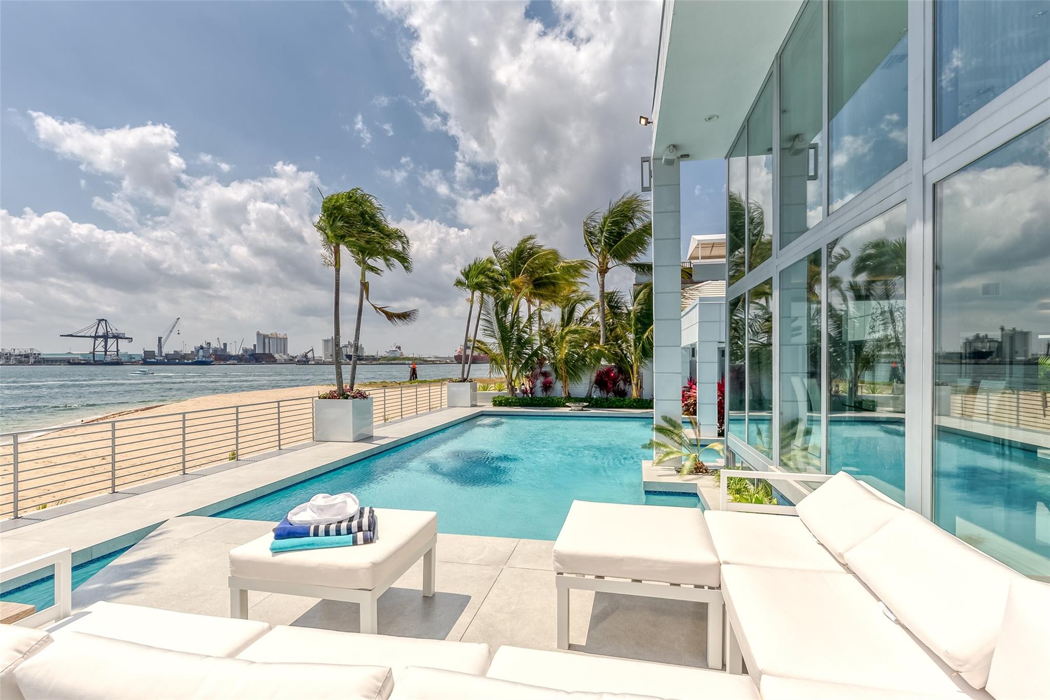 2200 Inlet Dr Fort Lauderdale, FL 33316