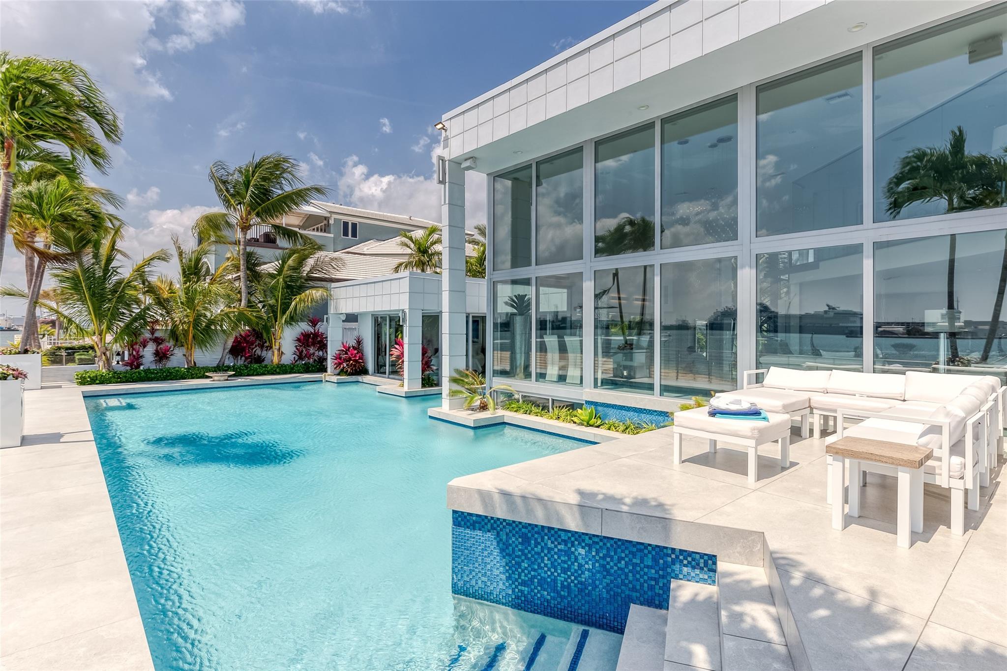 2200 Inlet Dr Fort Lauderdale, FL 33316