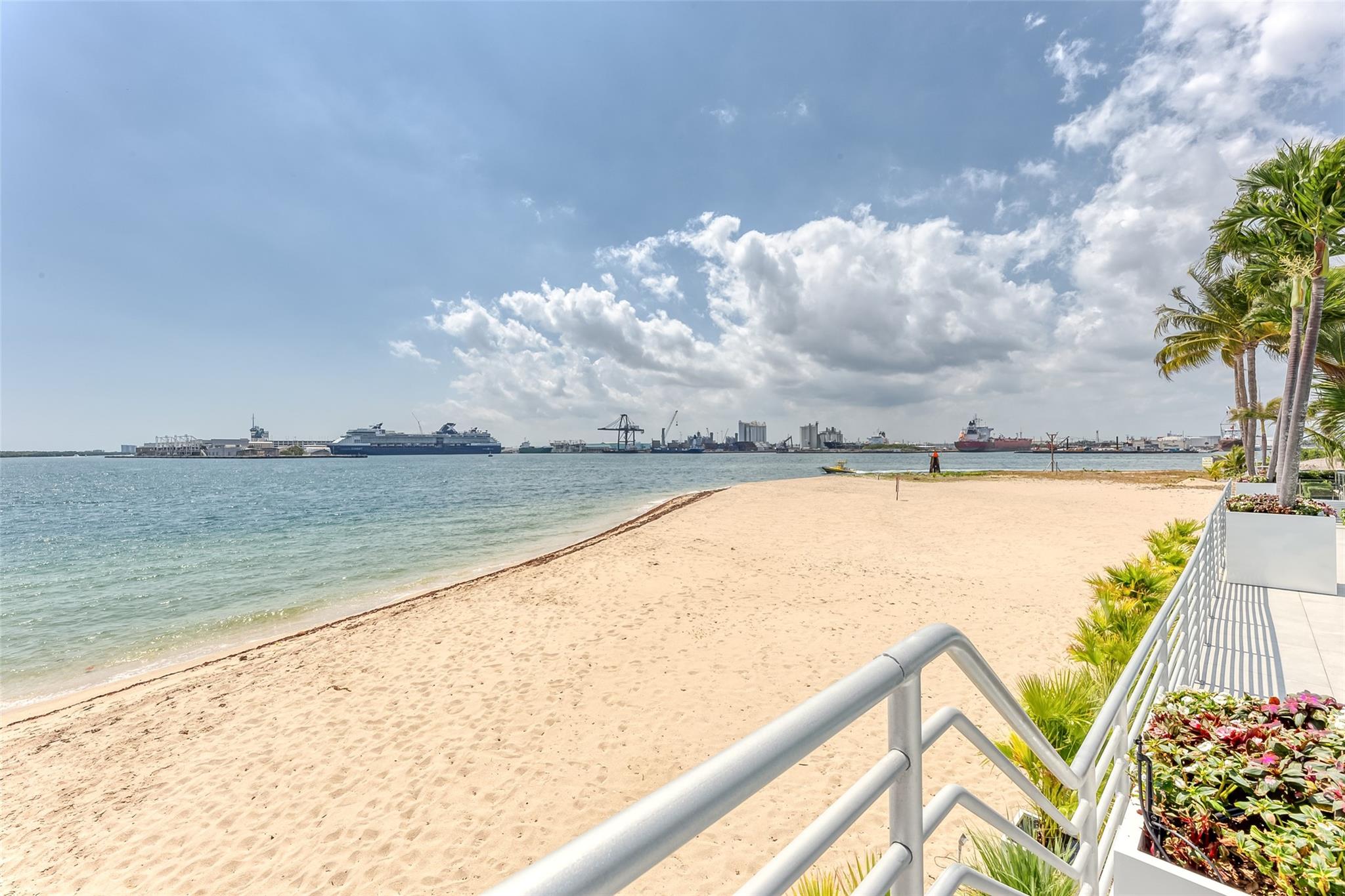 2200 Inlet Dr Fort Lauderdale, FL 33316