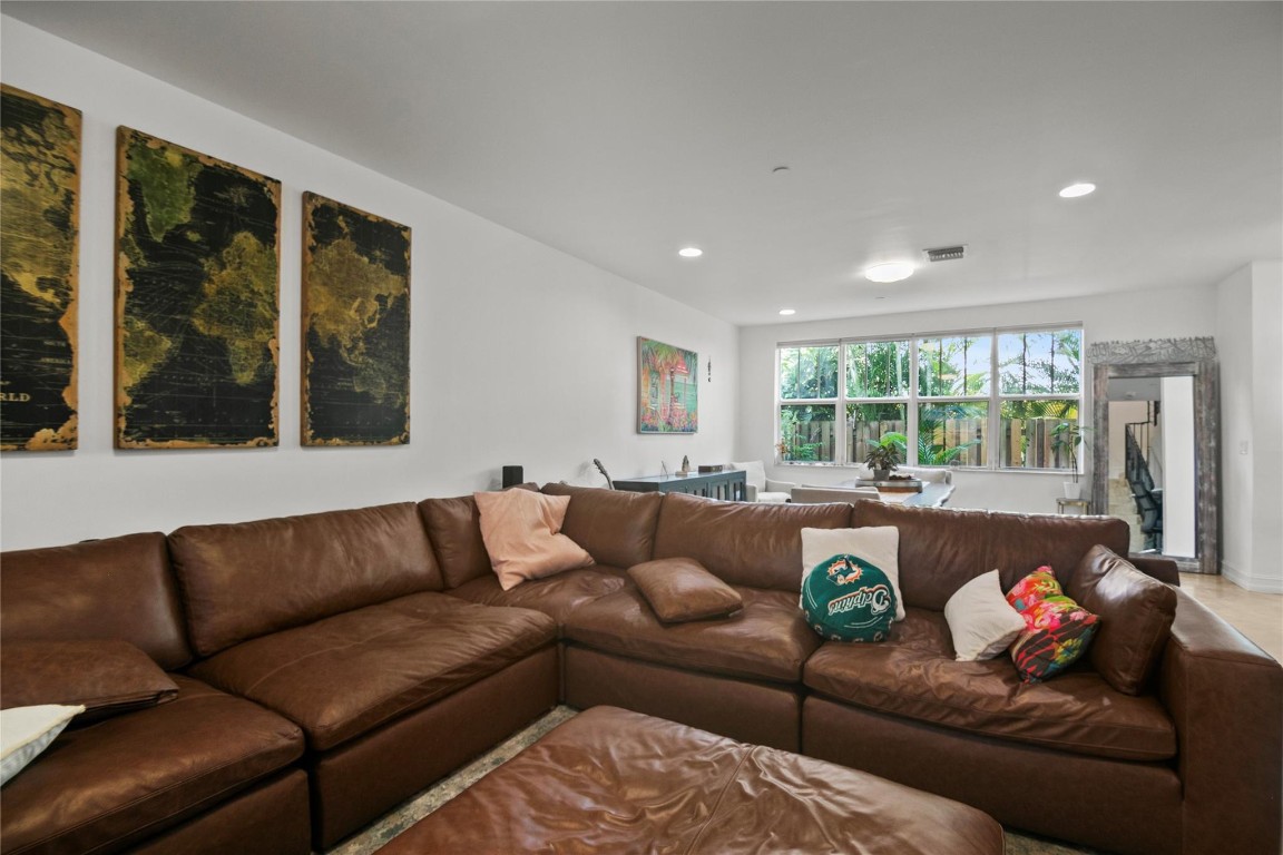 732 NE 15th Fort Lauderdale, FL 33304