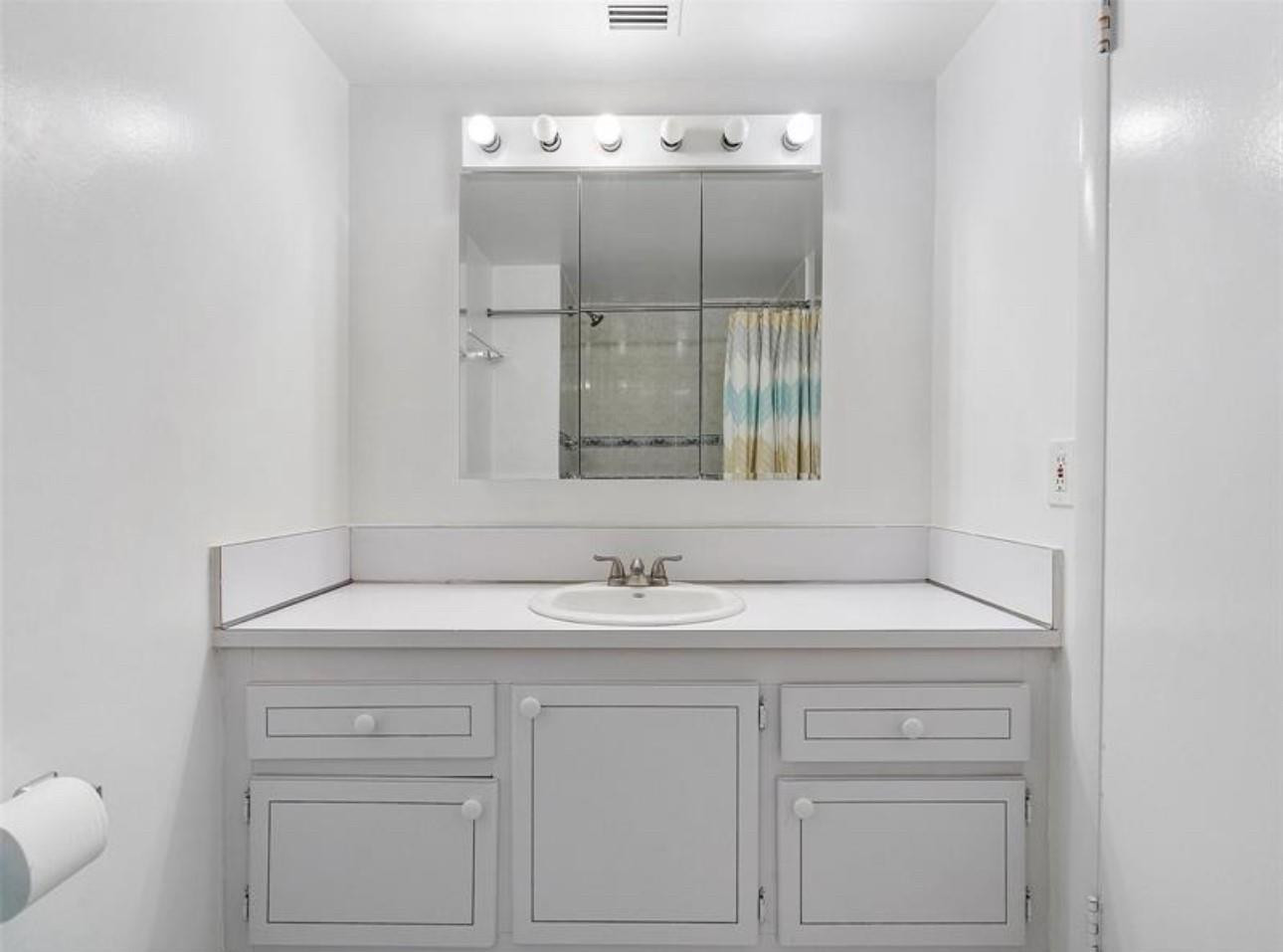 11930 N Bayshore Dr #301 North Miami, FL 33181