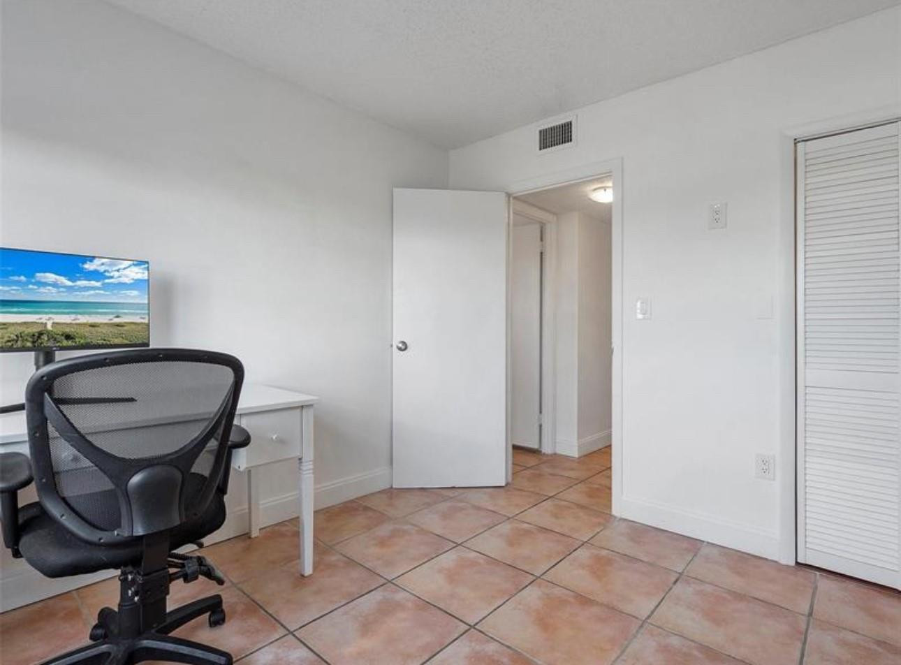 11930 N Bayshore Dr #301 North Miami, FL 33181