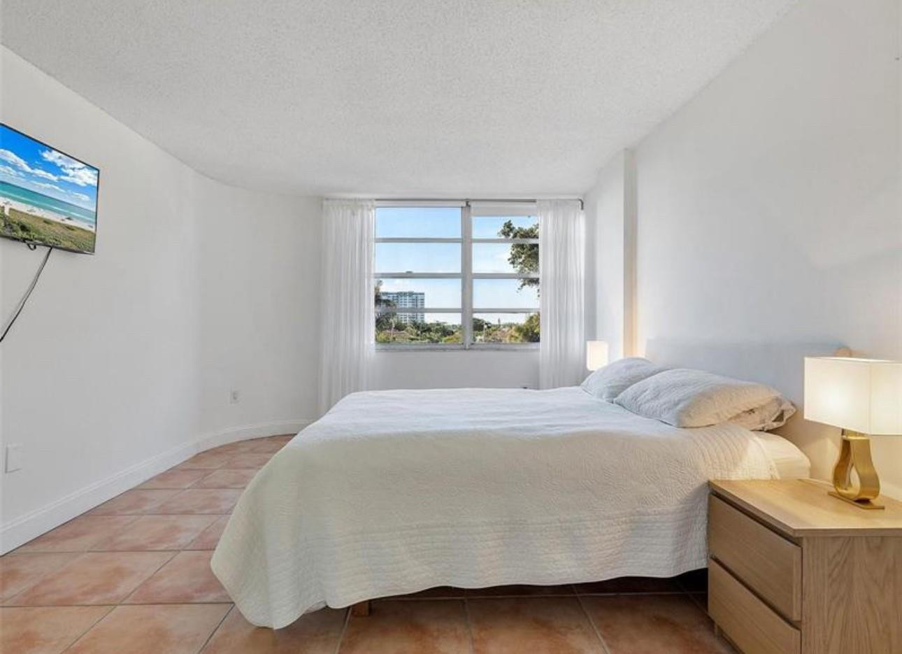 11930 N Bayshore Dr #301 North Miami, FL 33181