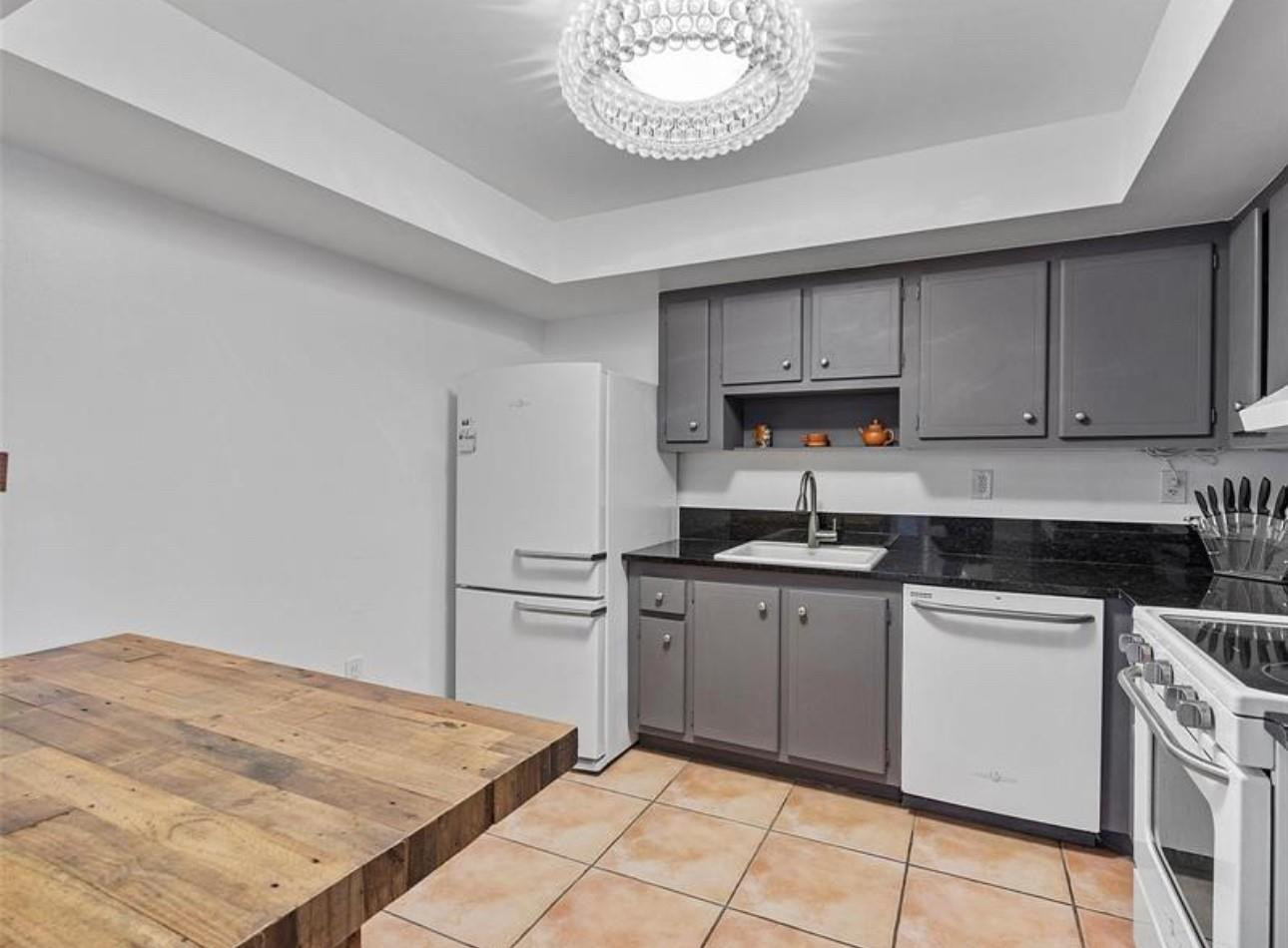 11930 N Bayshore Dr #301 North Miami, FL 33181